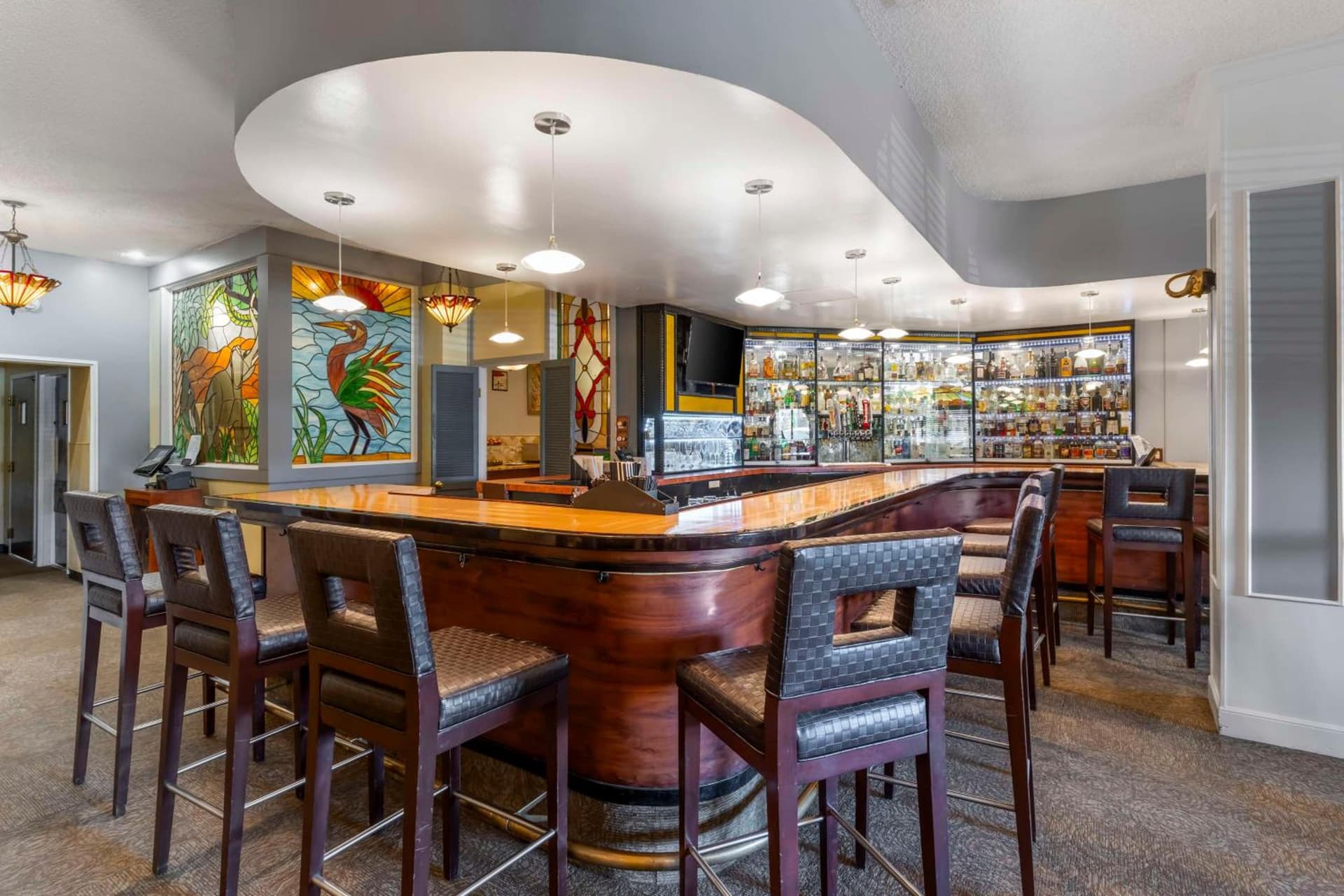 Best Western Plus Grosvenor Airport Hotel interior in South San Francisco, CA — gallery photo 2