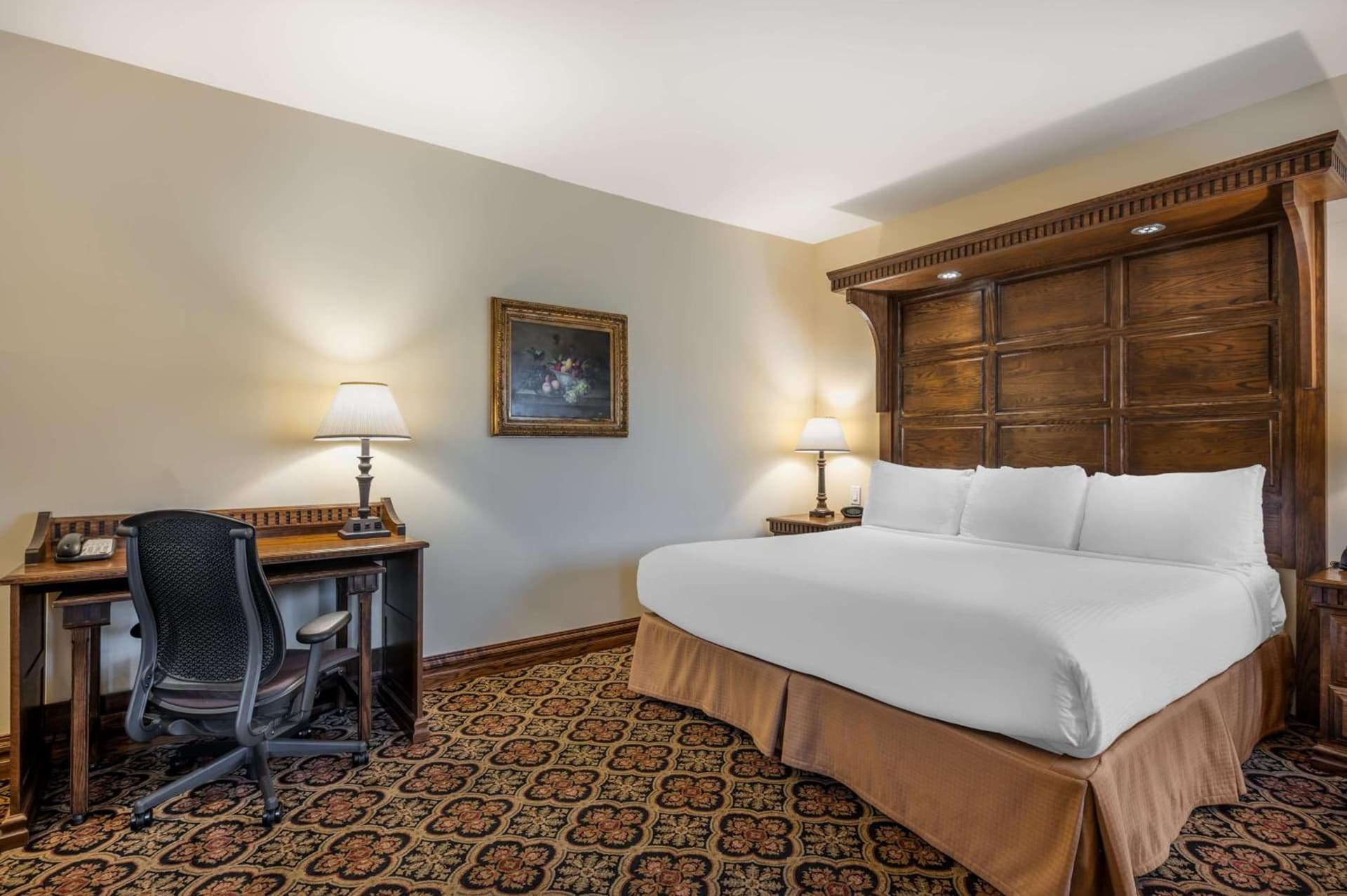 Best Western Premier Mariemont Inn interior in Cincinnati, OH — gallery photo 2