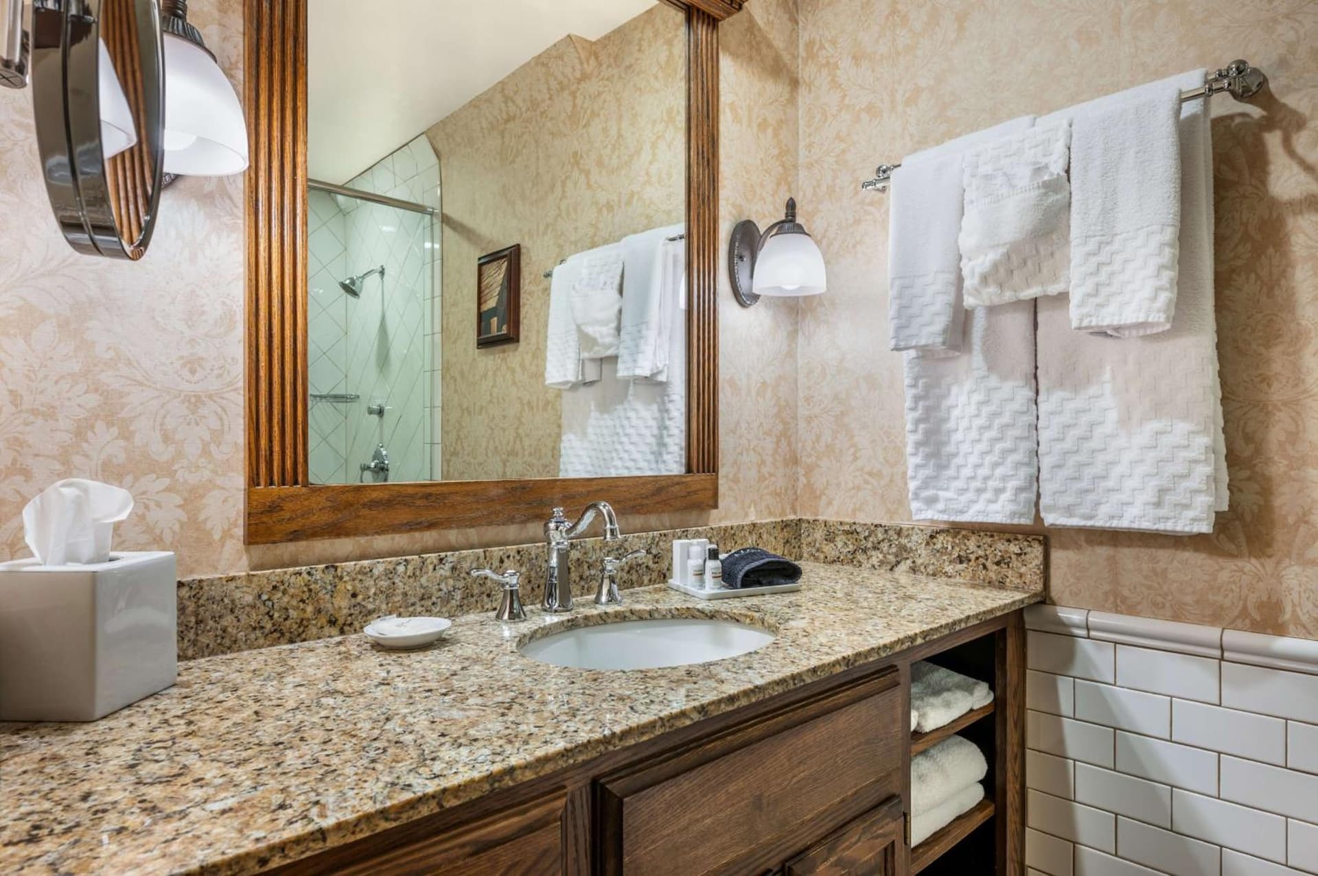 Best Western Premier Mariemont Inn gallery photo in Cincinnati, OH — image 8