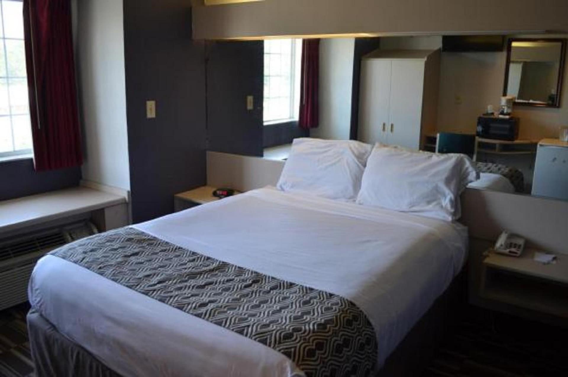 Stay Express inn and Suites Atlanta Union City interior in Union City, GA — gallery photo 2