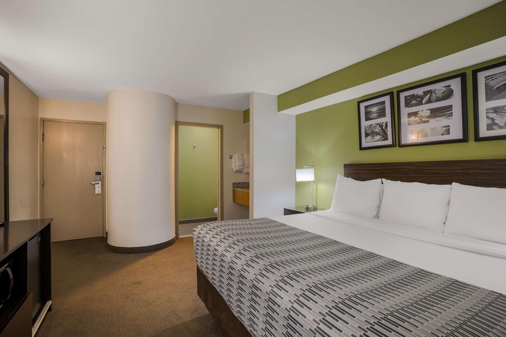 SureStay Plus by Best Western Mesa Superstition Springs gallery photo in Mesa, AZ — image 25