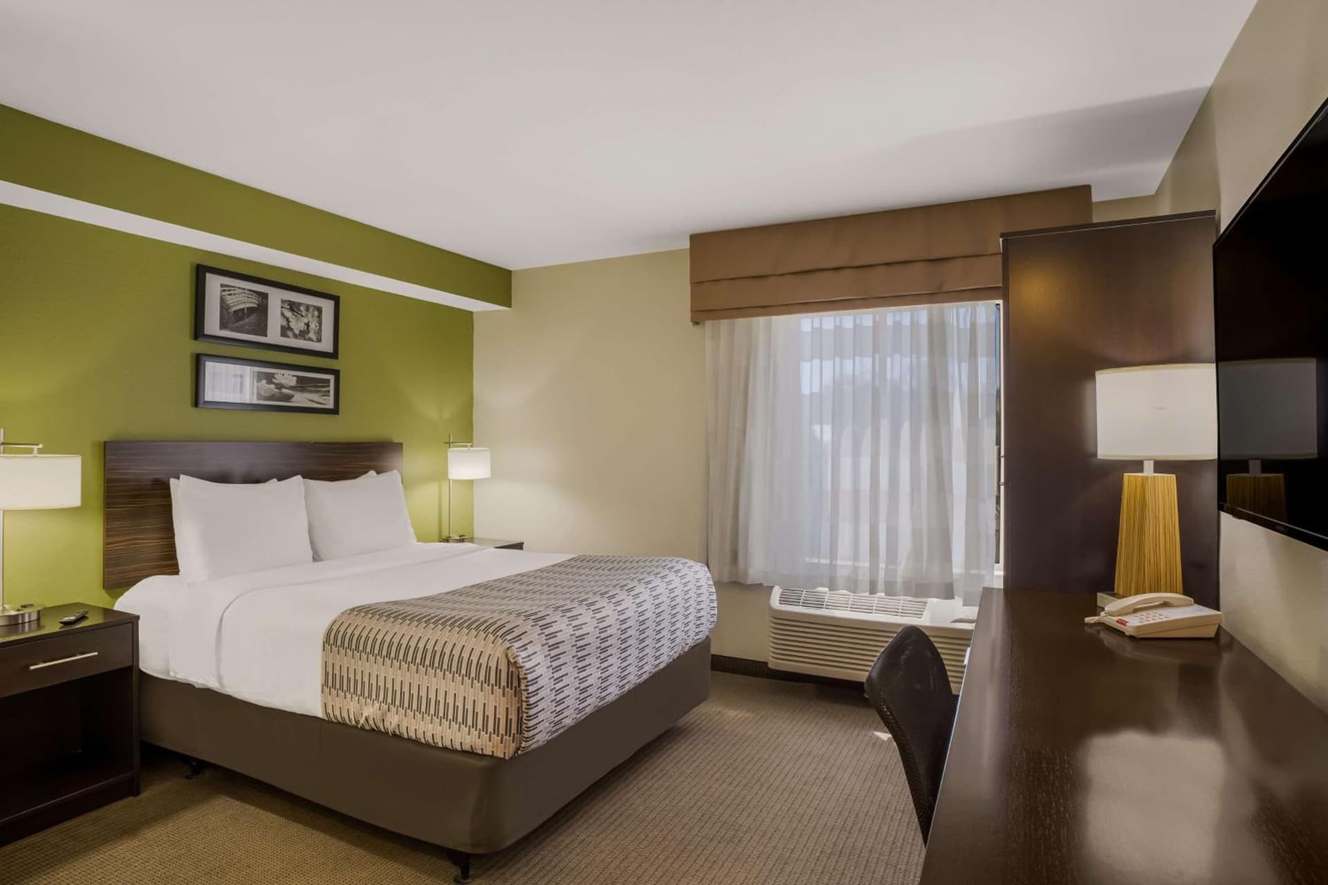 SureStay Plus by Best Western Mesa Superstition Springs gallery photo in Mesa, AZ — image 24