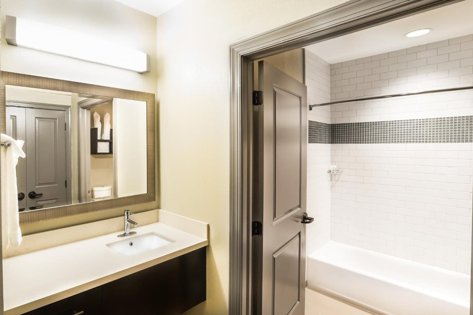 Staybridge Suites Baltimore - Inner Harbor by IHG gallery photo in Baltimore, MD — image 41
