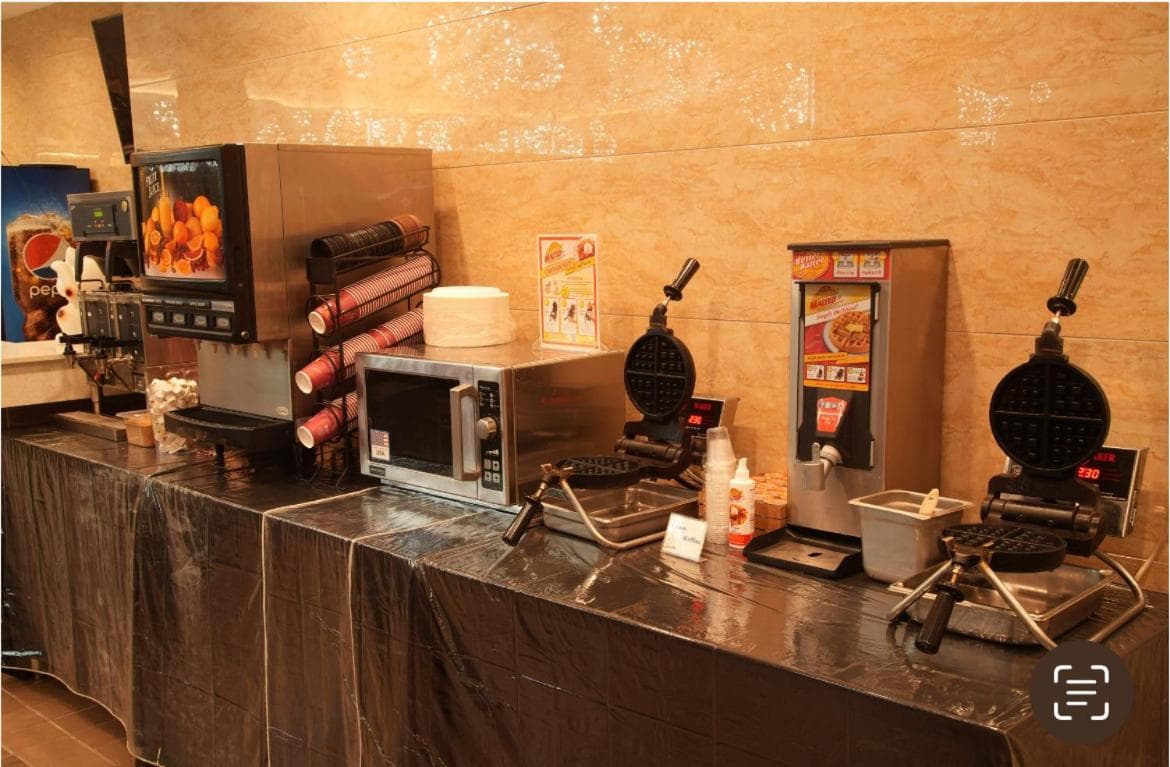 LA Crystal Hotel -Los Angeles-Long Beach Area gallery photo in Carson, CA — image 45