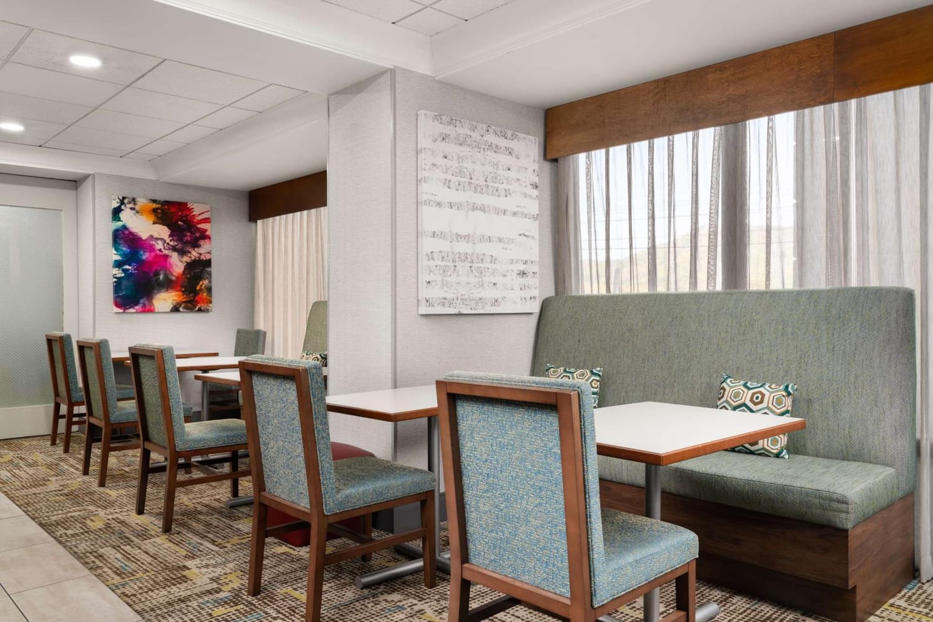 Hampton Inn Roanoke/Hollins - I-81 gallery photo in Roanoke, VA — image 28