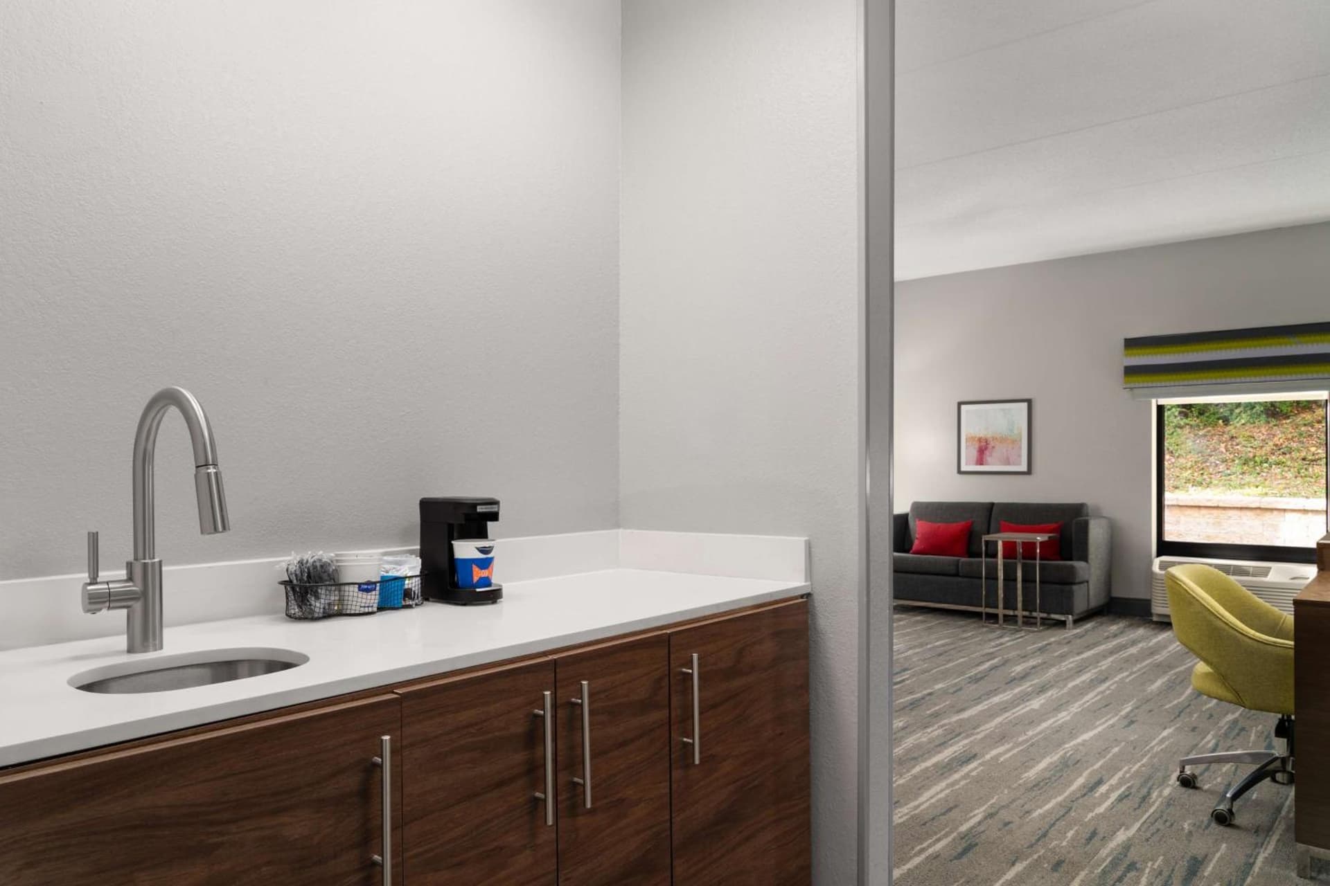 Hampton Inn Roanoke/Hollins - I-81 gallery photo in Roanoke, VA — image 24