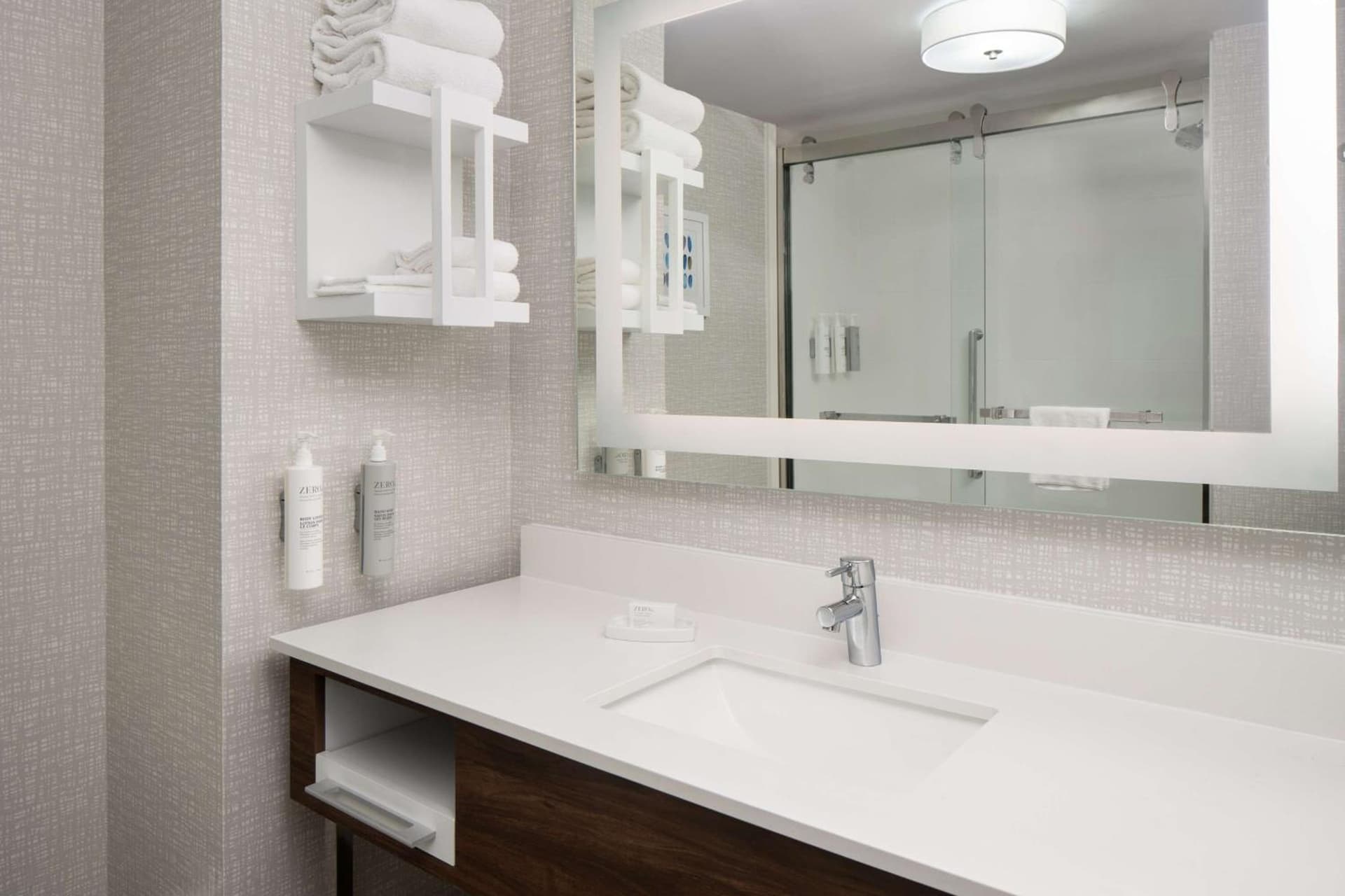 Hampton Inn Roanoke/Hollins - I-81 gallery photo in Roanoke, VA — image 4