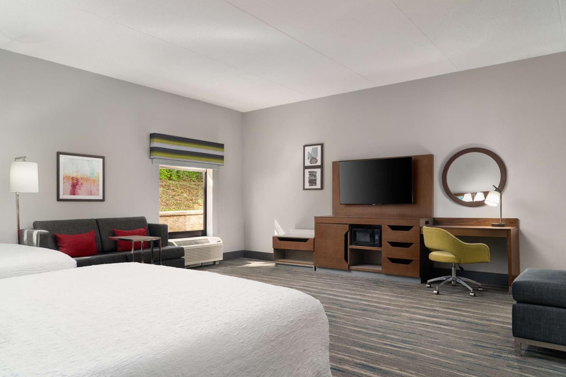 Hampton Inn Roanoke/Hollins - I-81 gallery photo in Roanoke, VA — image 19