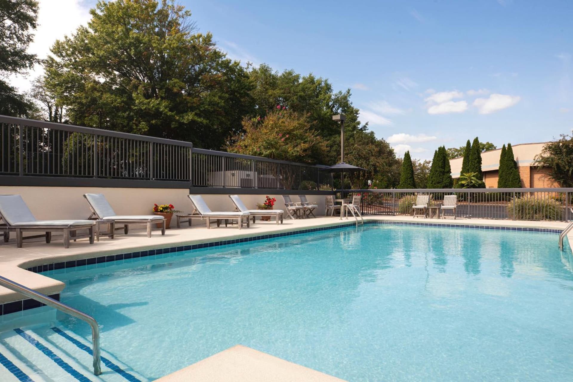 Hampton Inn Charlottesville gallery photo in Charlottesville, VA — image 16