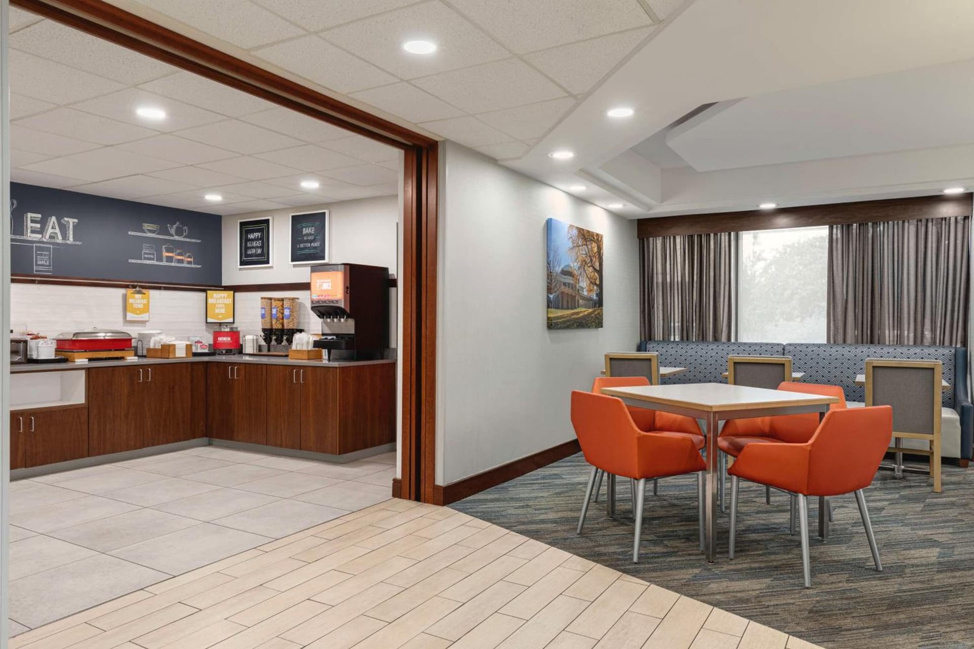 Hampton Inn Charlottesville gallery photo in Charlottesville, VA — image 22