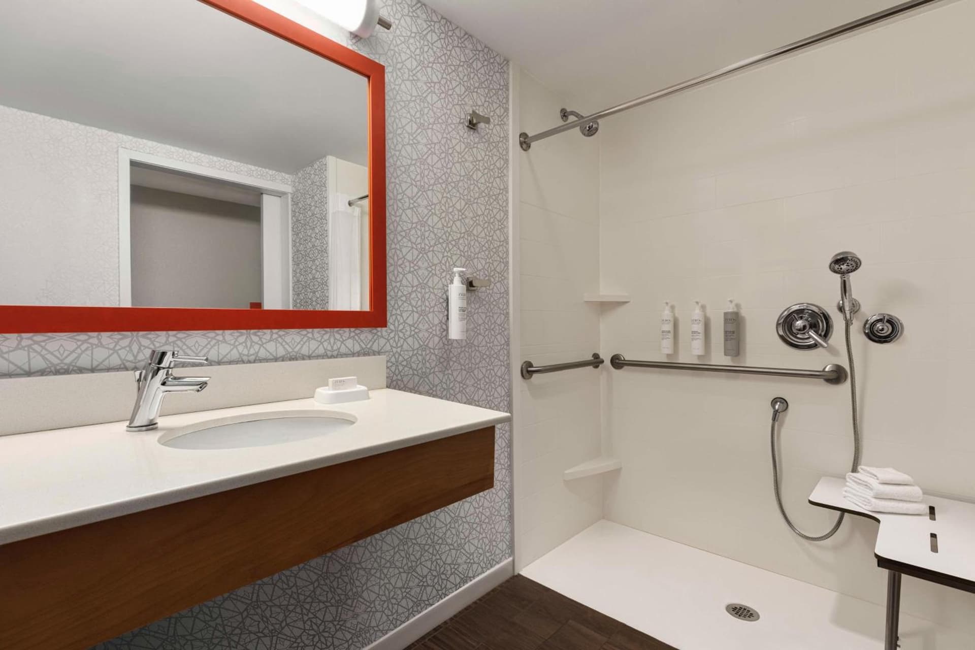 Hampton Inn Charlottesville gallery photo in Charlottesville, VA — image 24