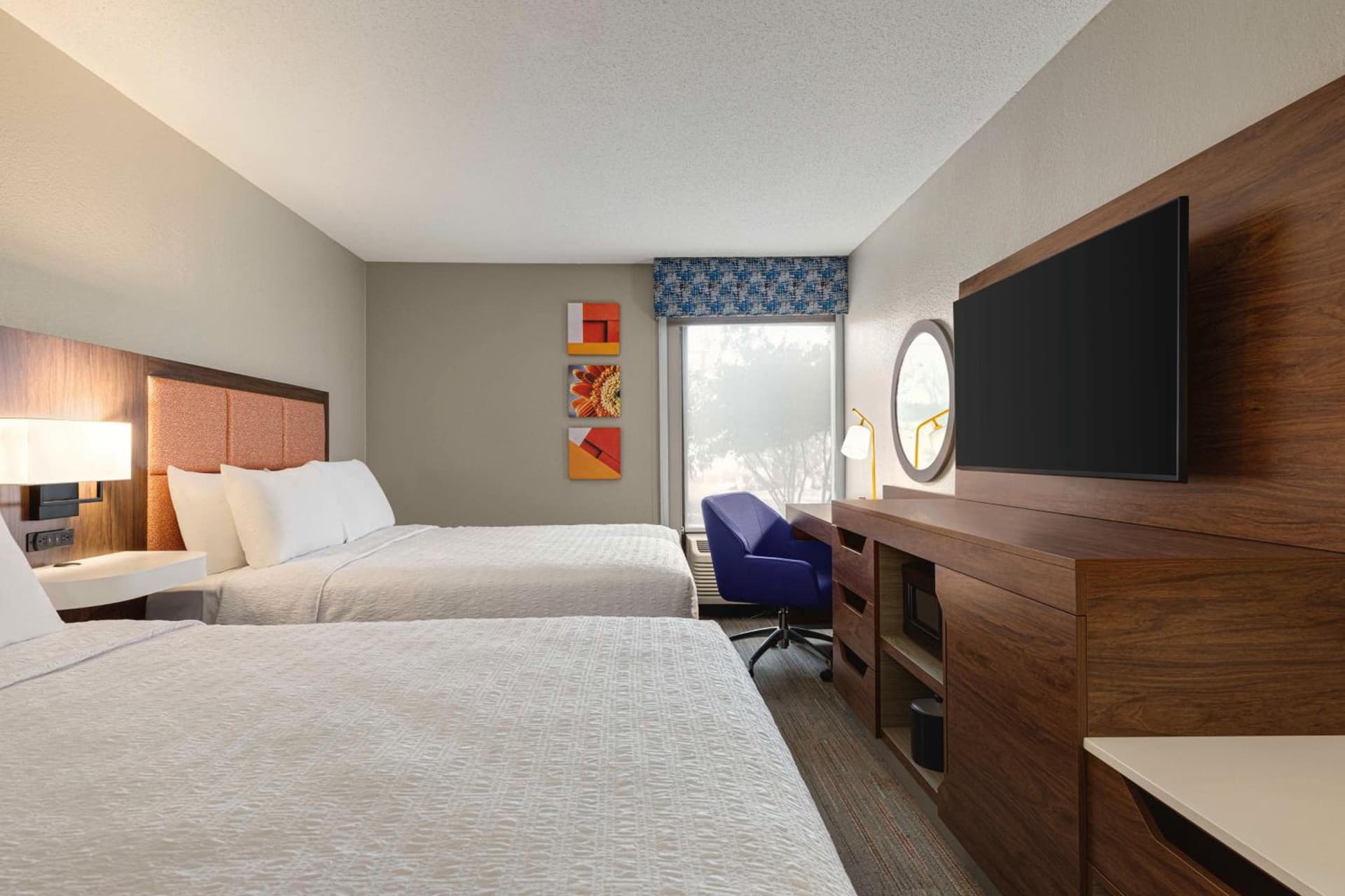 Hampton Inn Charlottesville gallery photo in Charlottesville, VA — image 10