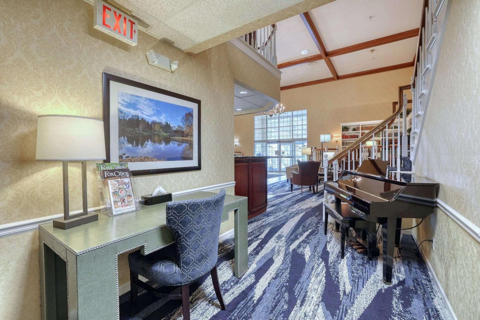Comfort Suites Appleton Airport gallery photo in Appleton, WI — image 74