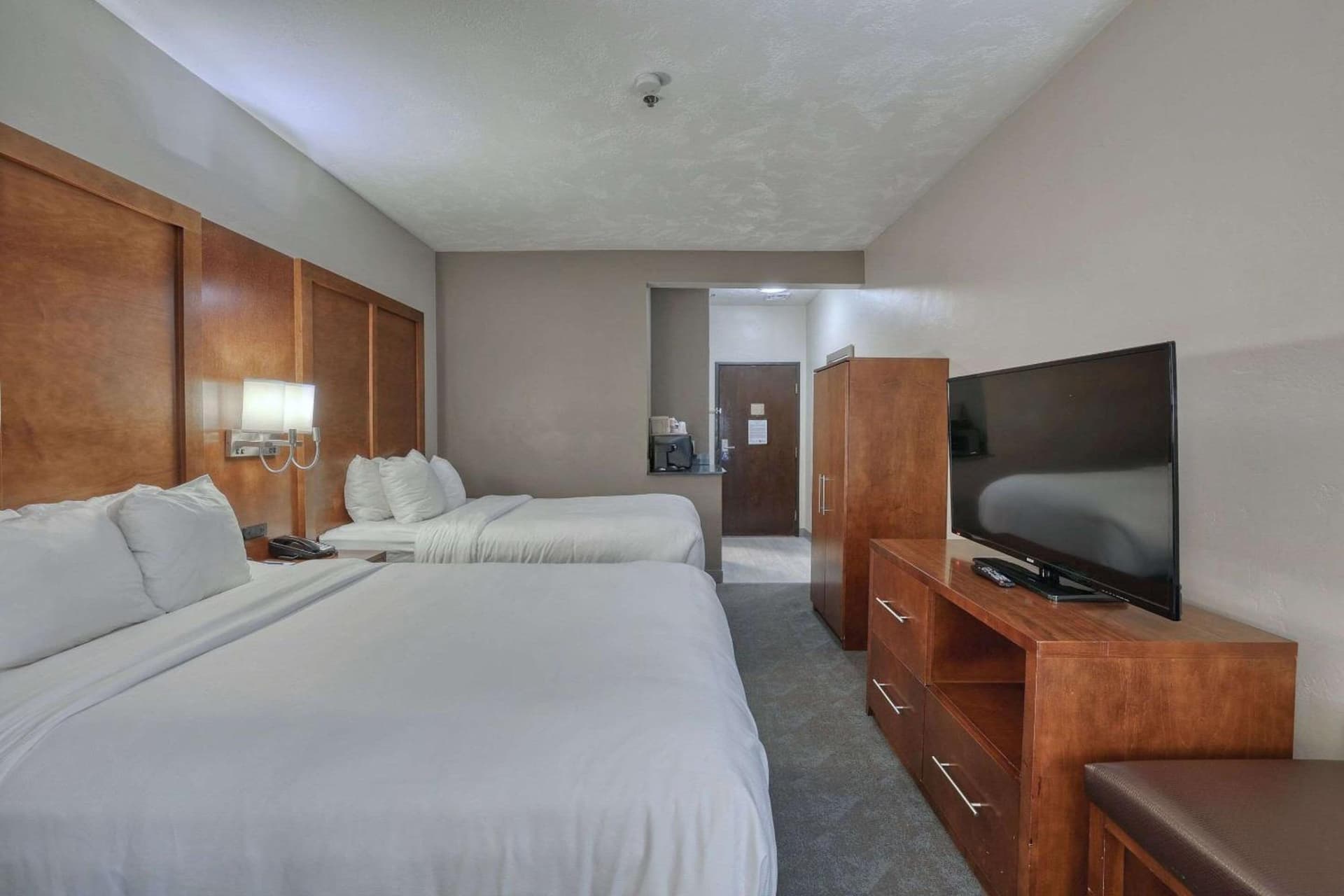 Comfort Suites Appleton Airport gallery photo in Appleton, WI — image 58