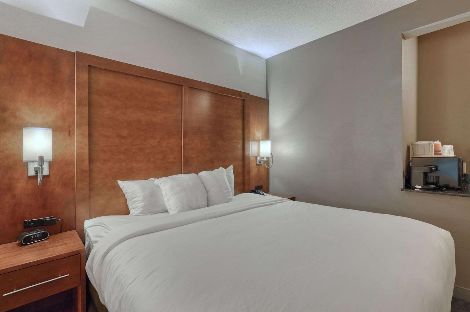 Comfort Suites Appleton Airport gallery photo in Appleton, WI — image 37