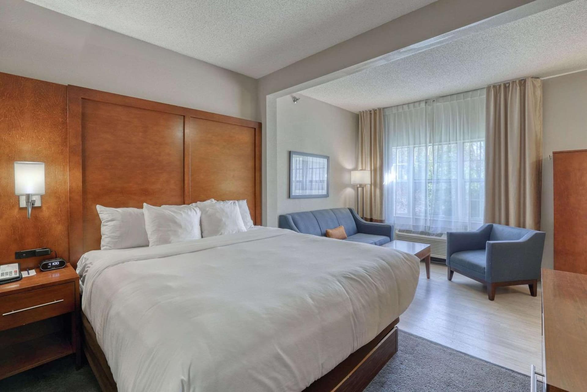 Comfort Suites Appleton Airport gallery photo in Appleton, WI — image 84
