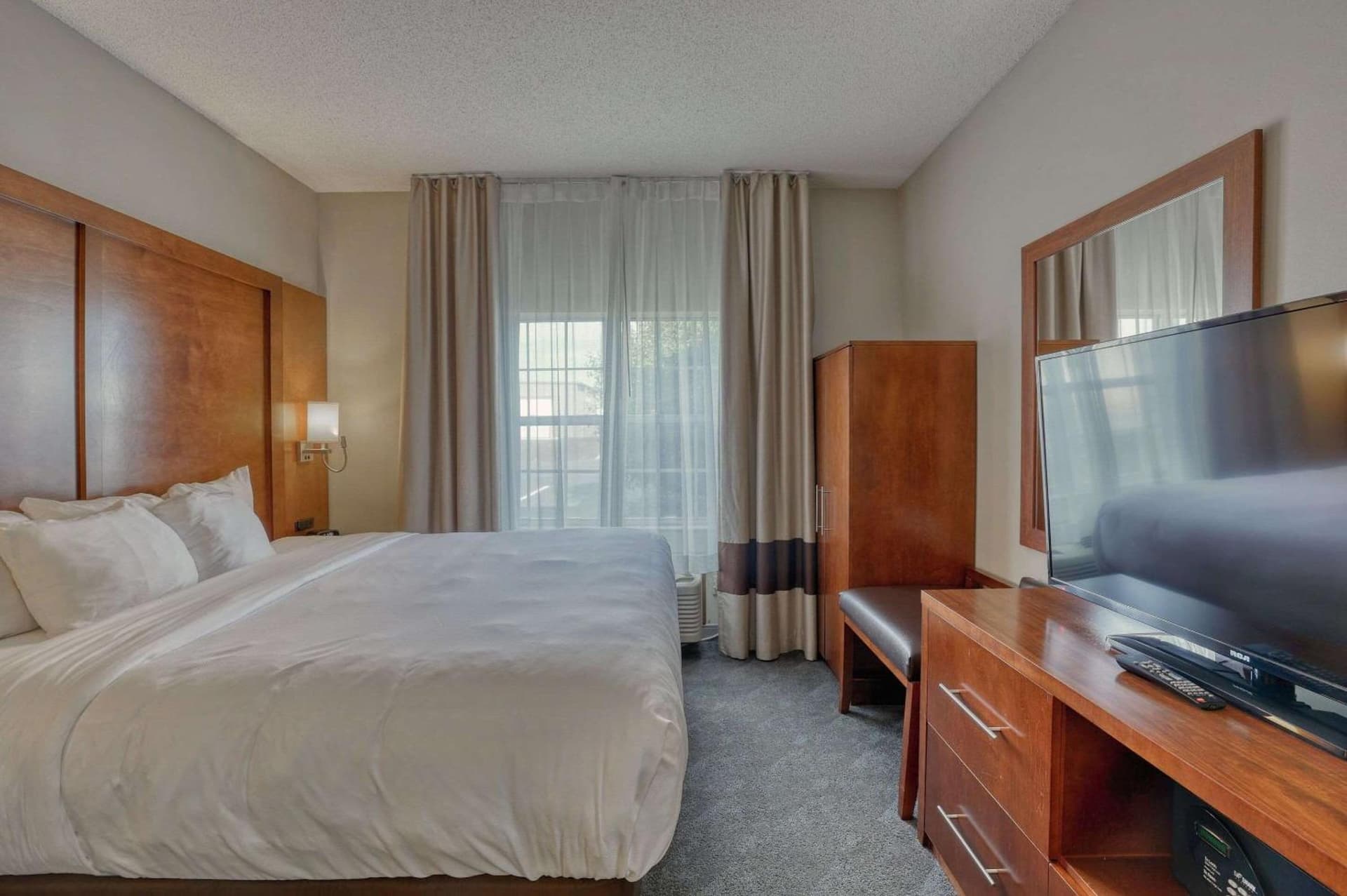 Comfort Suites Appleton Airport gallery photo in Appleton, WI — image 17