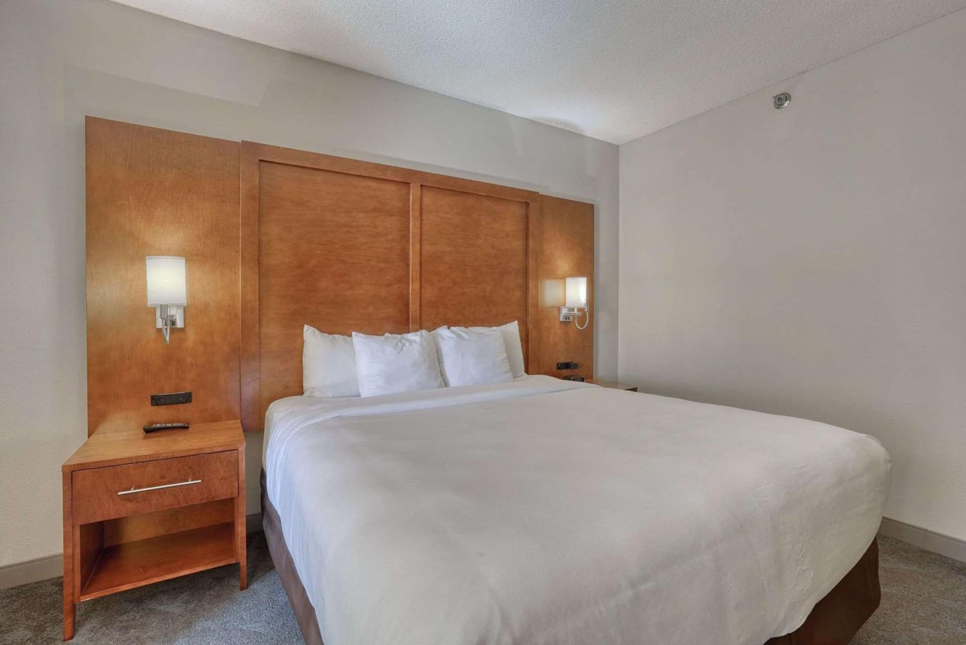 Comfort Suites Appleton Airport gallery photo in Appleton, WI — image 38
