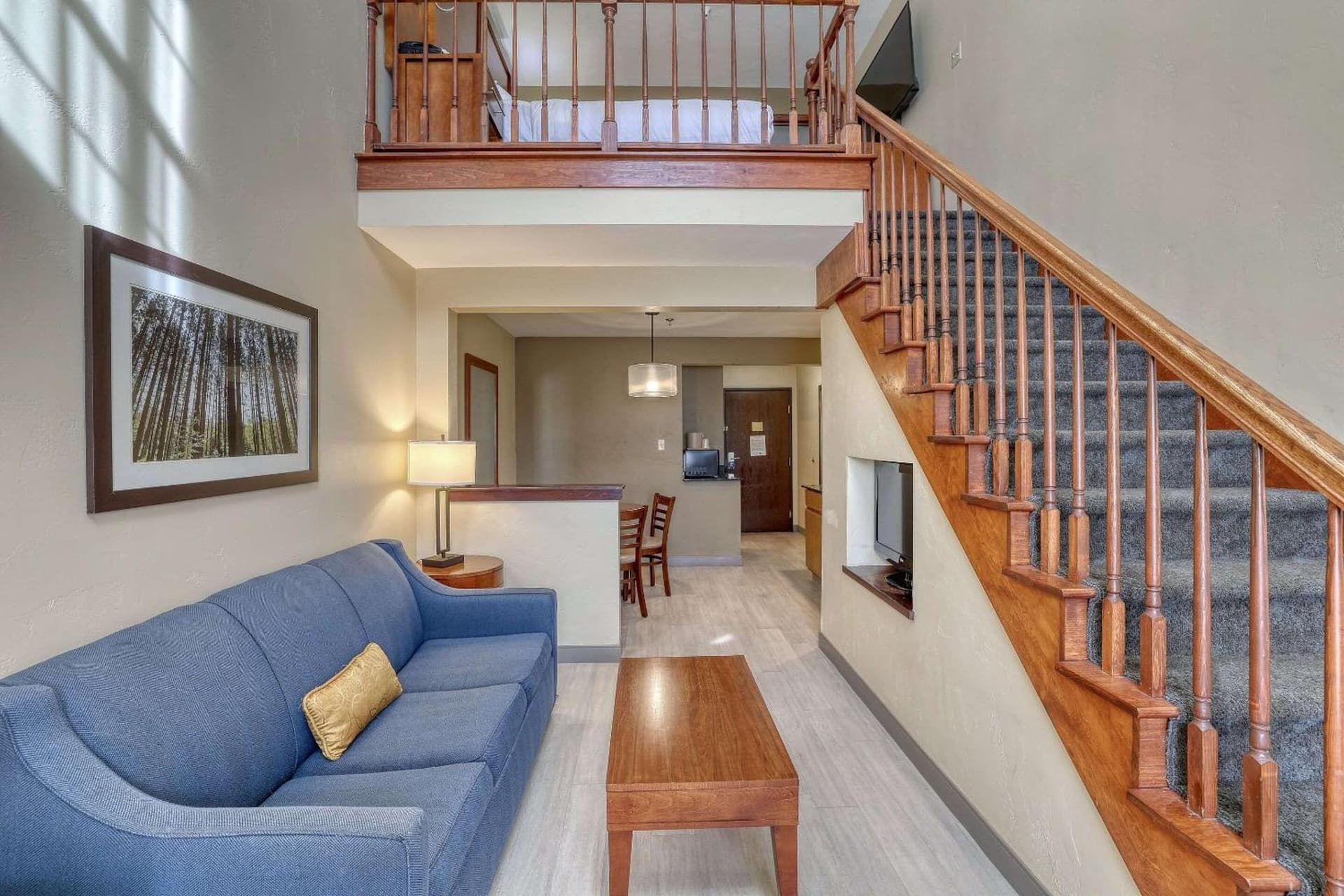 Comfort Suites Appleton Airport interior in Appleton, WI — gallery photo 2