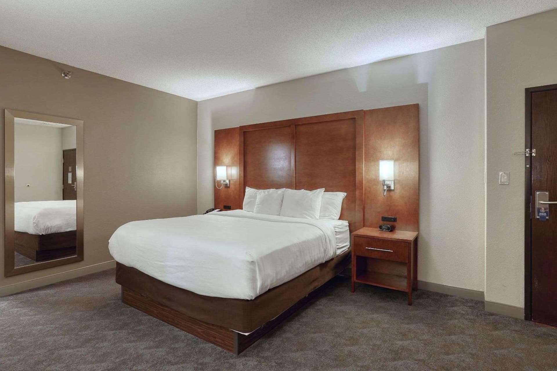 Comfort Suites Appleton Airport gallery photo in Appleton, WI — image 34