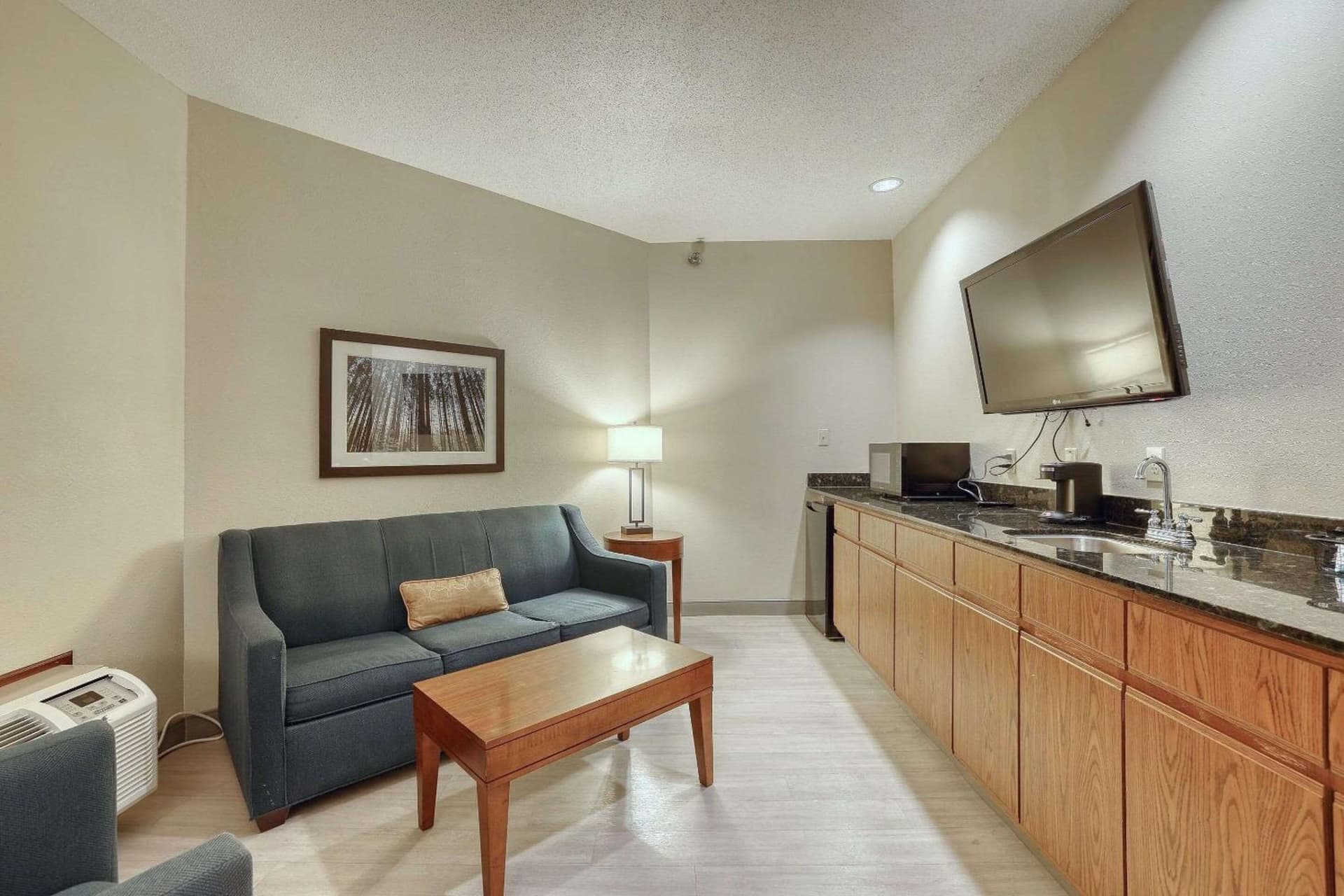 Comfort Suites Appleton Airport gallery photo in Appleton, WI — image 29