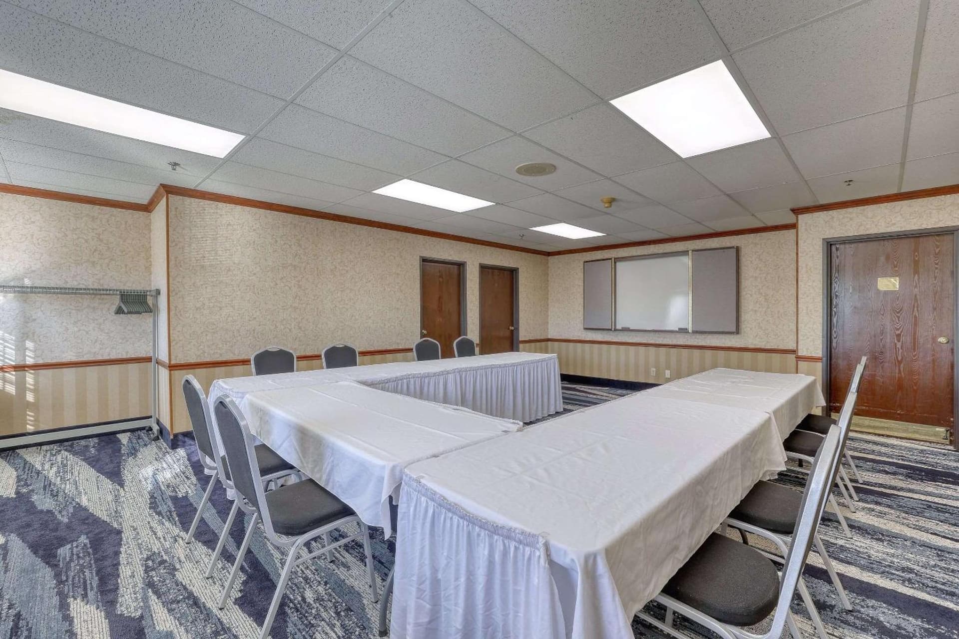Comfort Suites Appleton Airport gallery photo in Appleton, WI — image 71