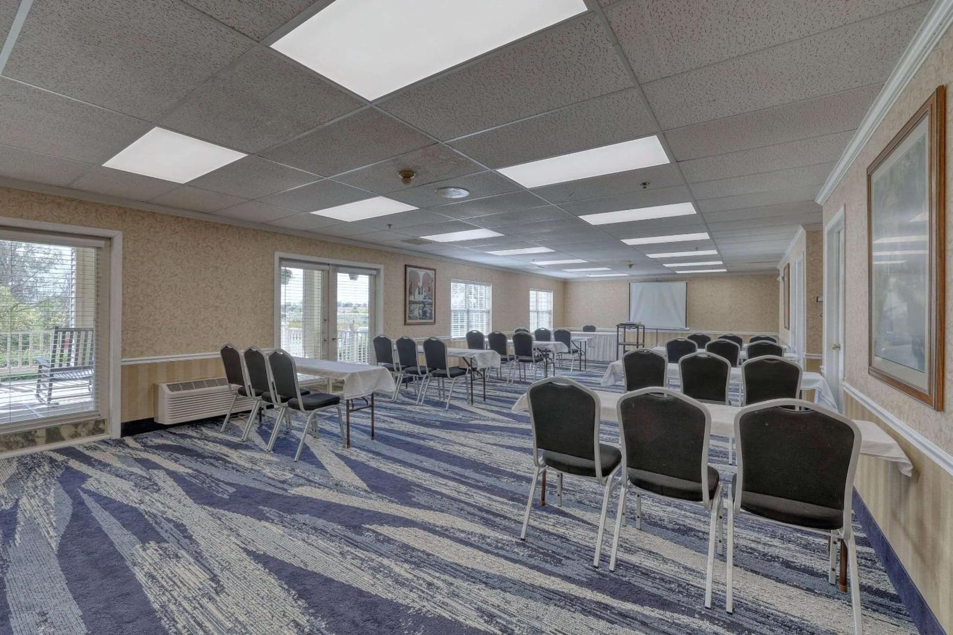 Comfort Suites Appleton Airport gallery photo in Appleton, WI — image 51