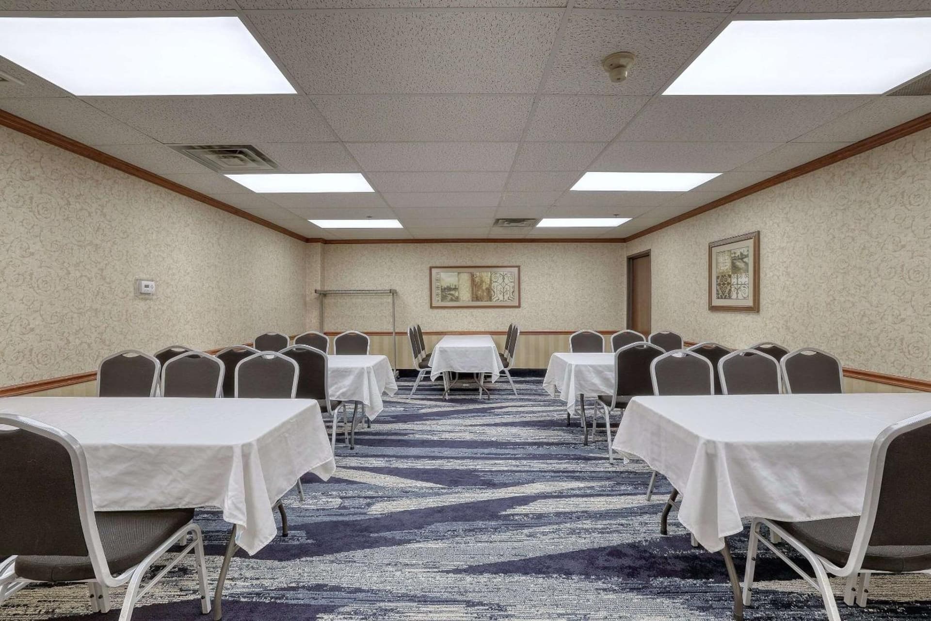 Comfort Suites Appleton Airport gallery photo in Appleton, WI — image 81