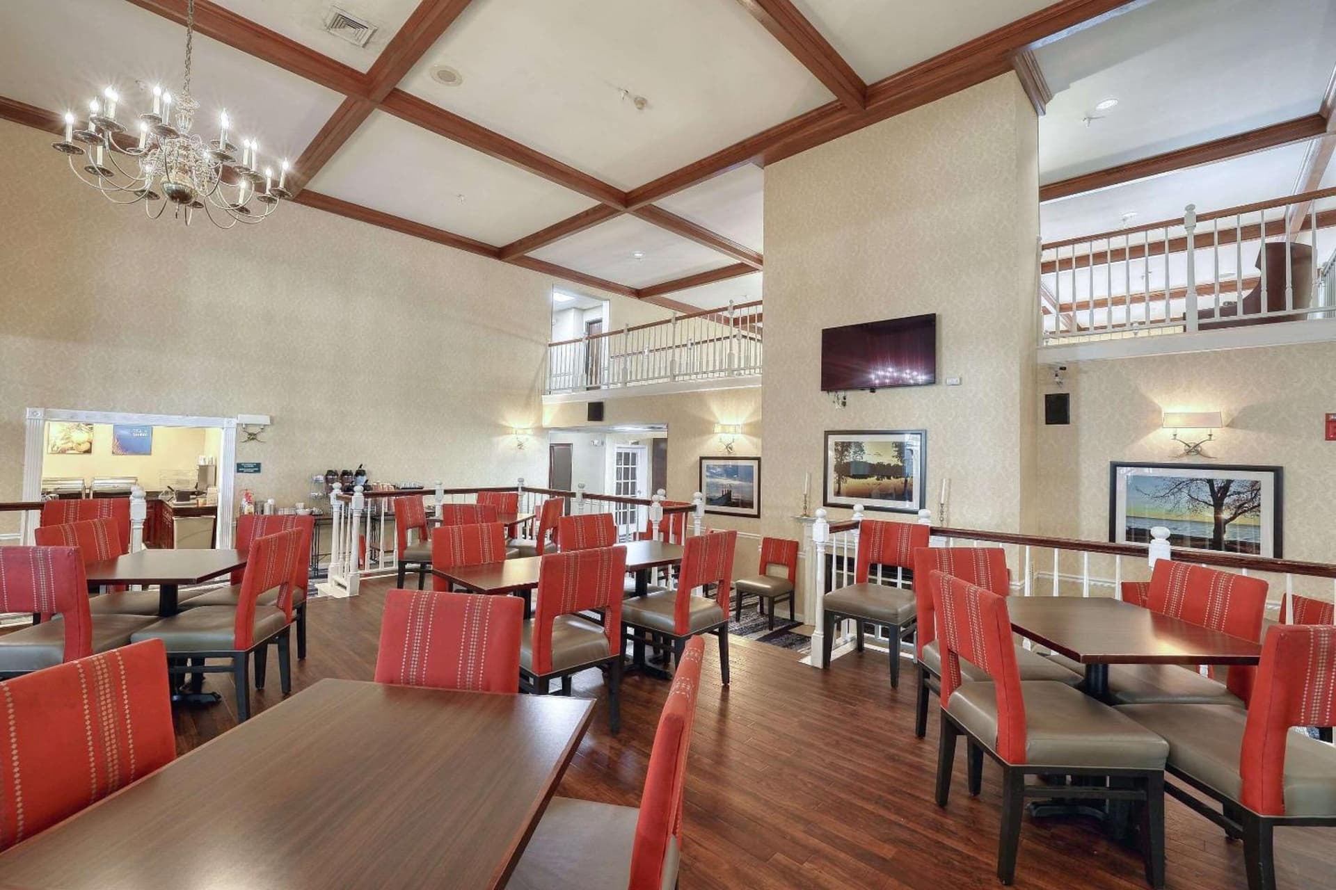 Comfort Suites Appleton Airport gallery photo in Appleton, WI — image 18