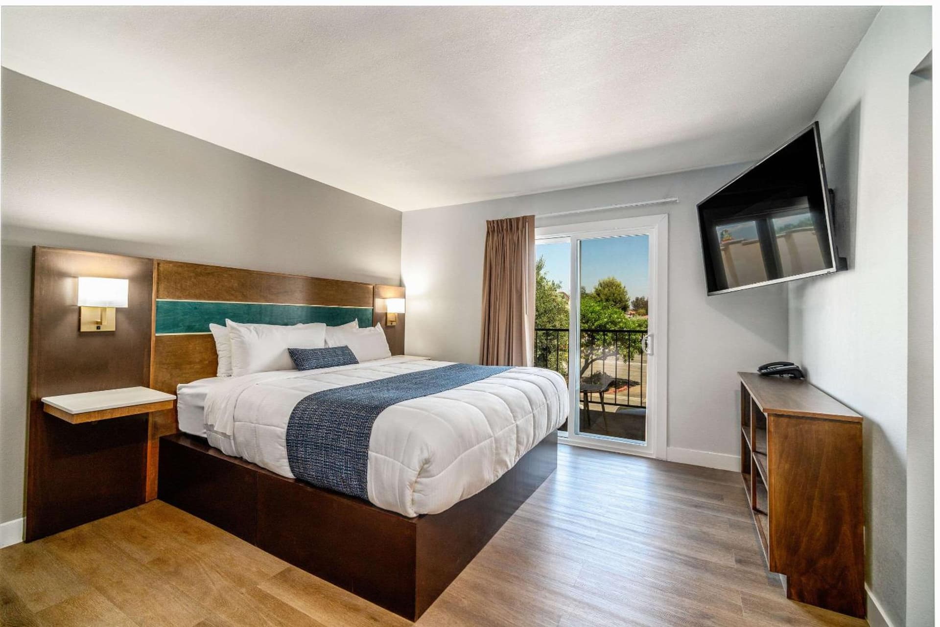 MainStay Suites Moreno Valley Near March Air Reserve Base gallery photo in Moreno Valley, CA — image 69