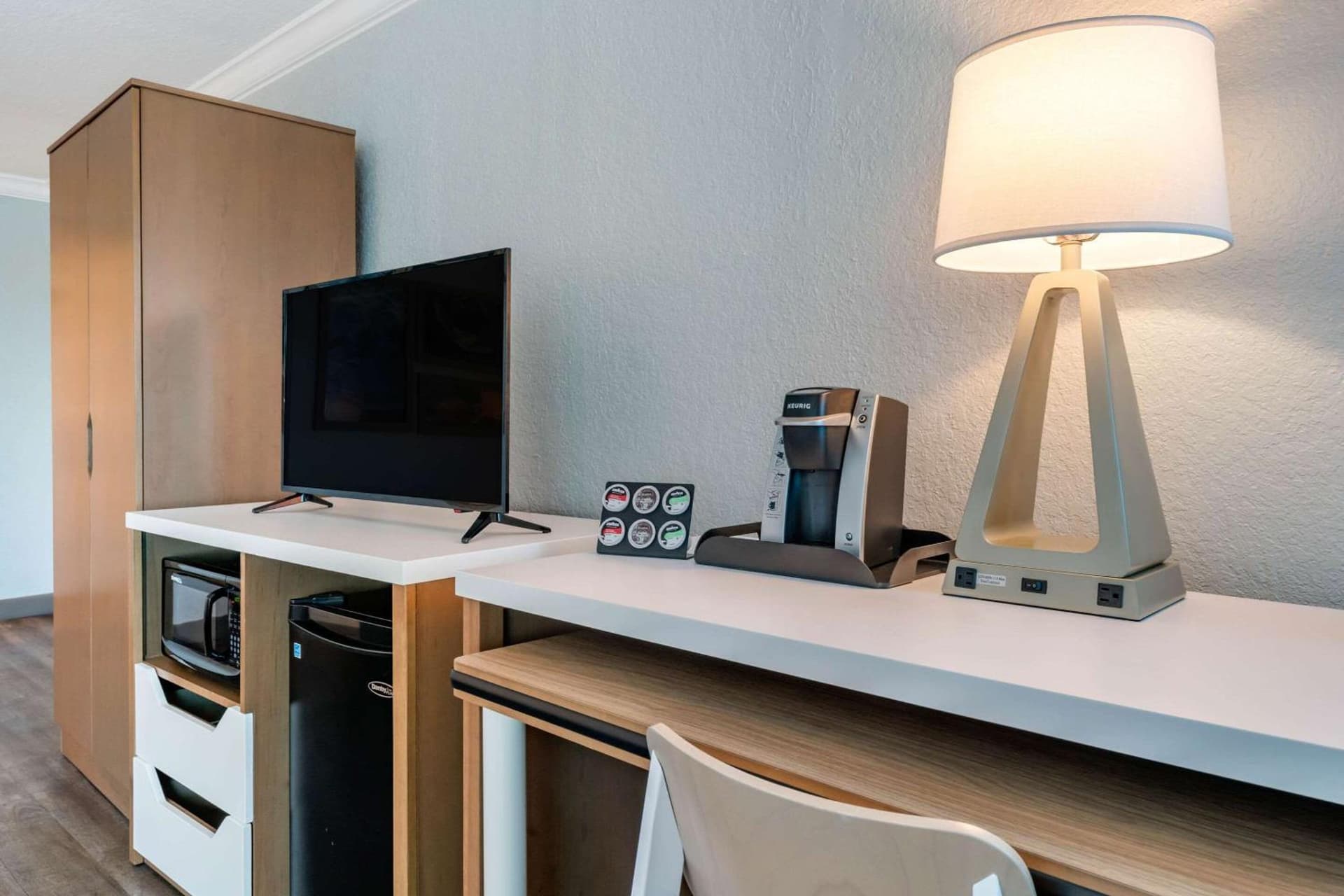 Dolphin Sands Clearwater Beach, an Ascend Collection Hotel gallery photo in Clearwater Beach, FL — image 49