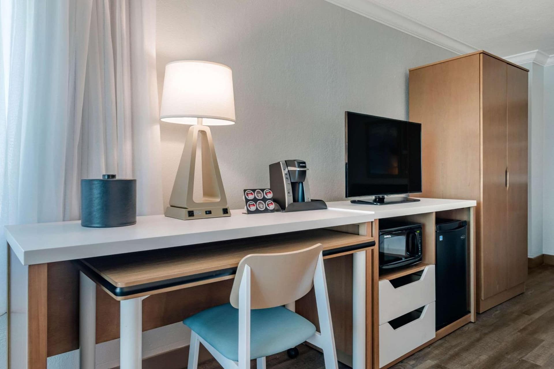 Dolphin Sands Clearwater Beach, an Ascend Collection Hotel gallery photo in Clearwater Beach, FL — image 63