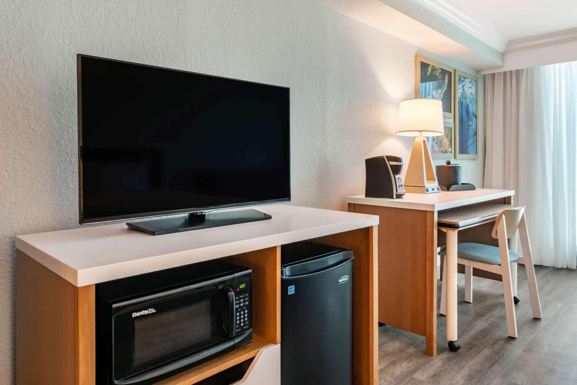 Dolphin Sands Clearwater Beach, an Ascend Collection Hotel gallery photo in Clearwater Beach, FL — image 70