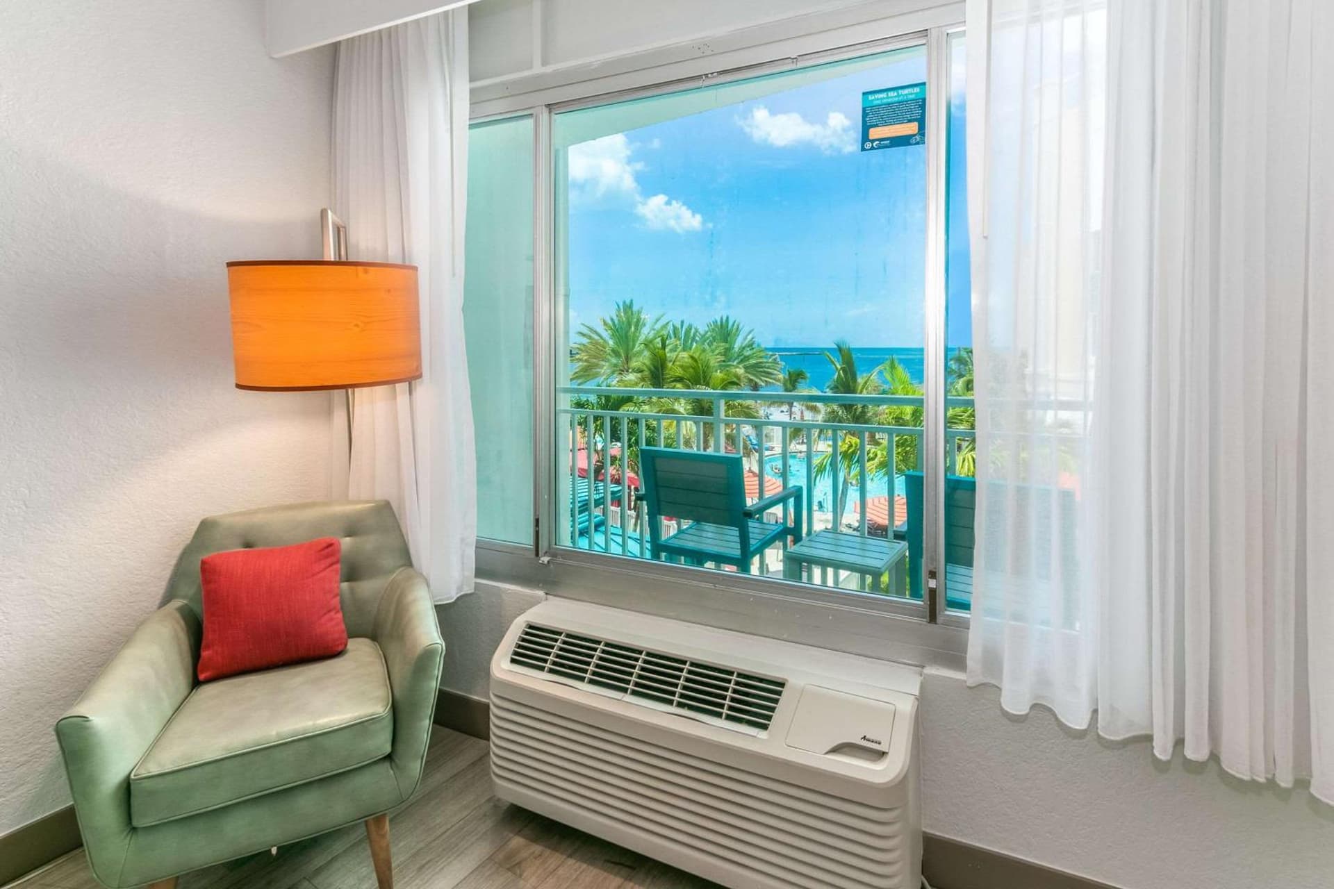 Dolphin Sands Clearwater Beach, an Ascend Collection Hotel gallery photo in Clearwater Beach, FL — image 29