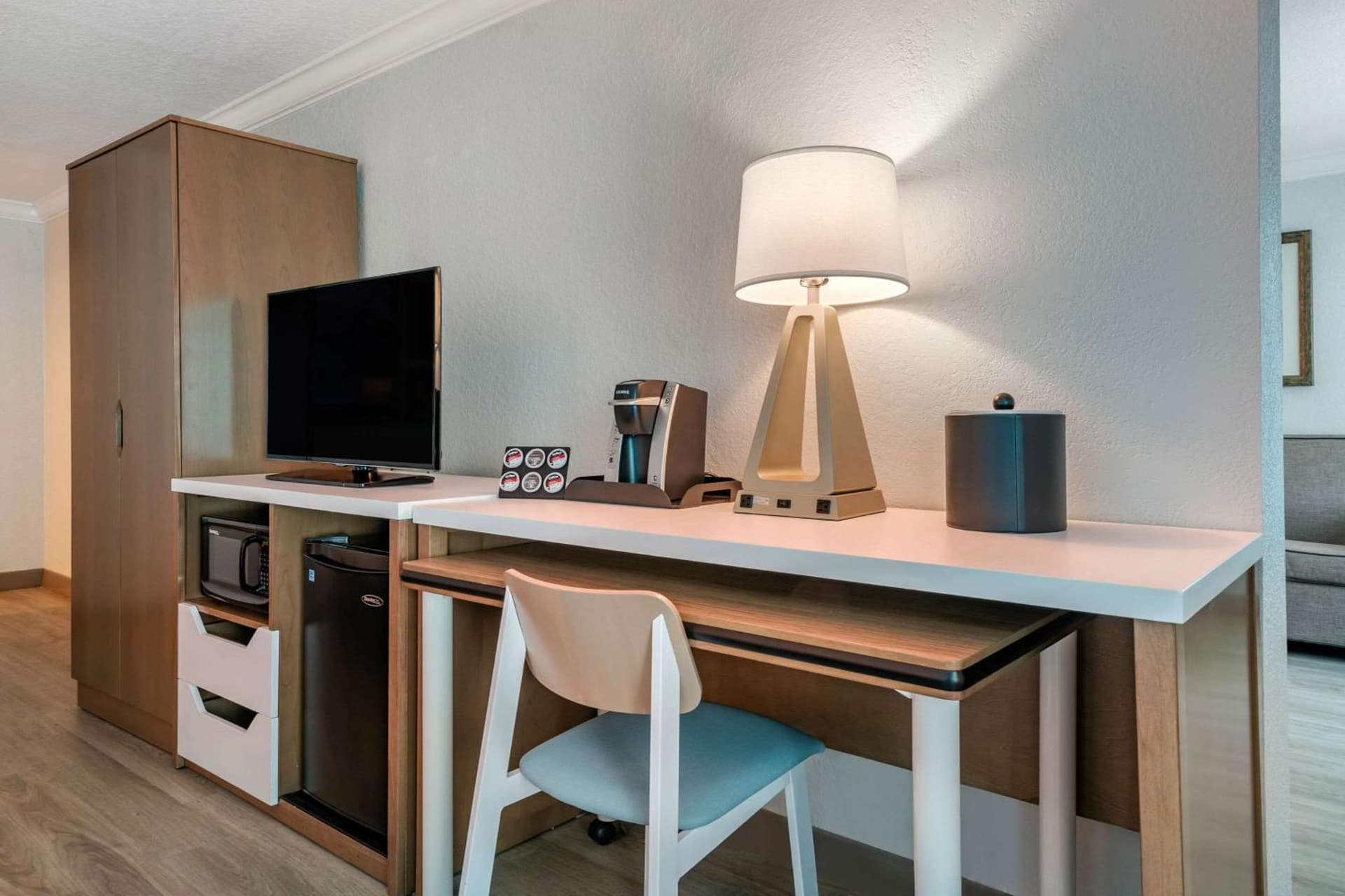 Dolphin Sands Clearwater Beach, an Ascend Collection Hotel gallery photo in Clearwater Beach, FL — image 51