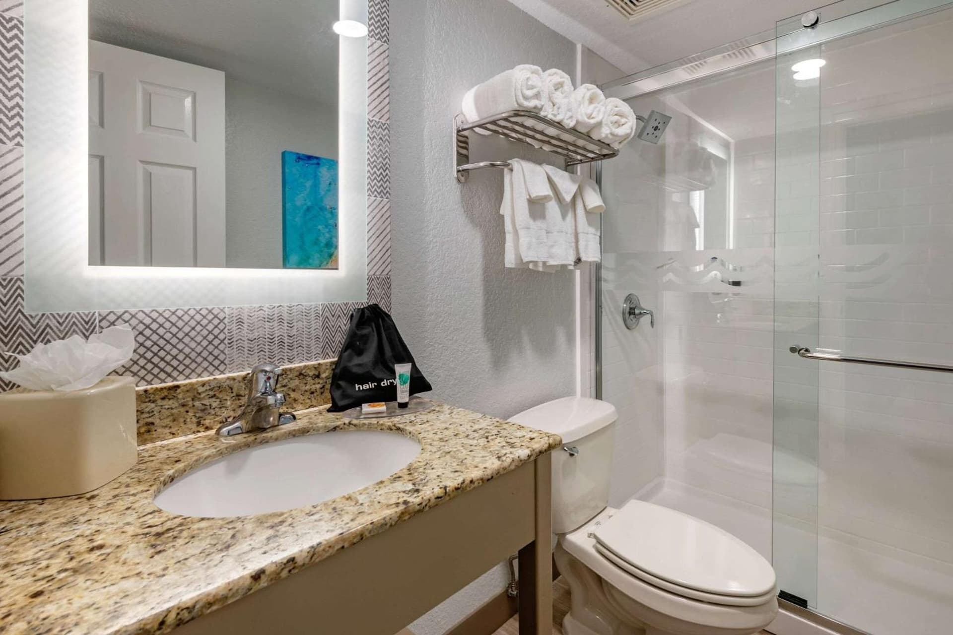 Dolphin Sands Clearwater Beach, an Ascend Collection Hotel gallery photo in Clearwater Beach, FL — image 9