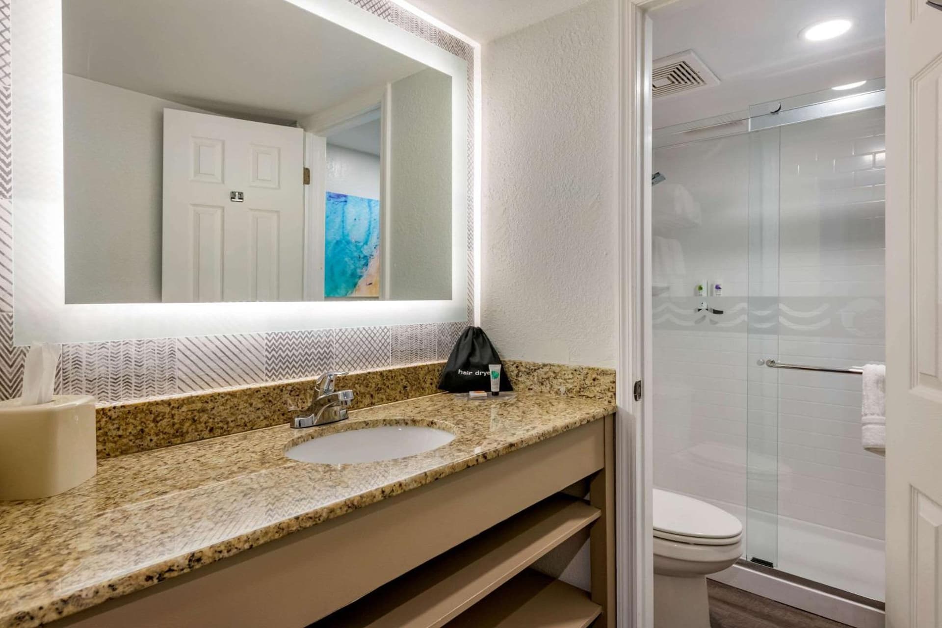 Dolphin Sands Clearwater Beach, an Ascend Collection Hotel gallery photo in Clearwater Beach, FL — image 26