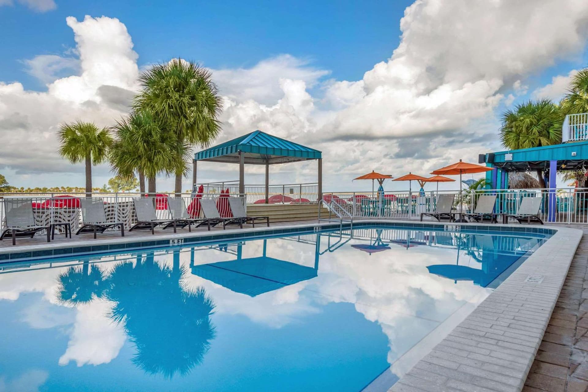 Dolphin Sands Clearwater Beach, an Ascend Collection Hotel gallery photo in Clearwater Beach, FL — image 45