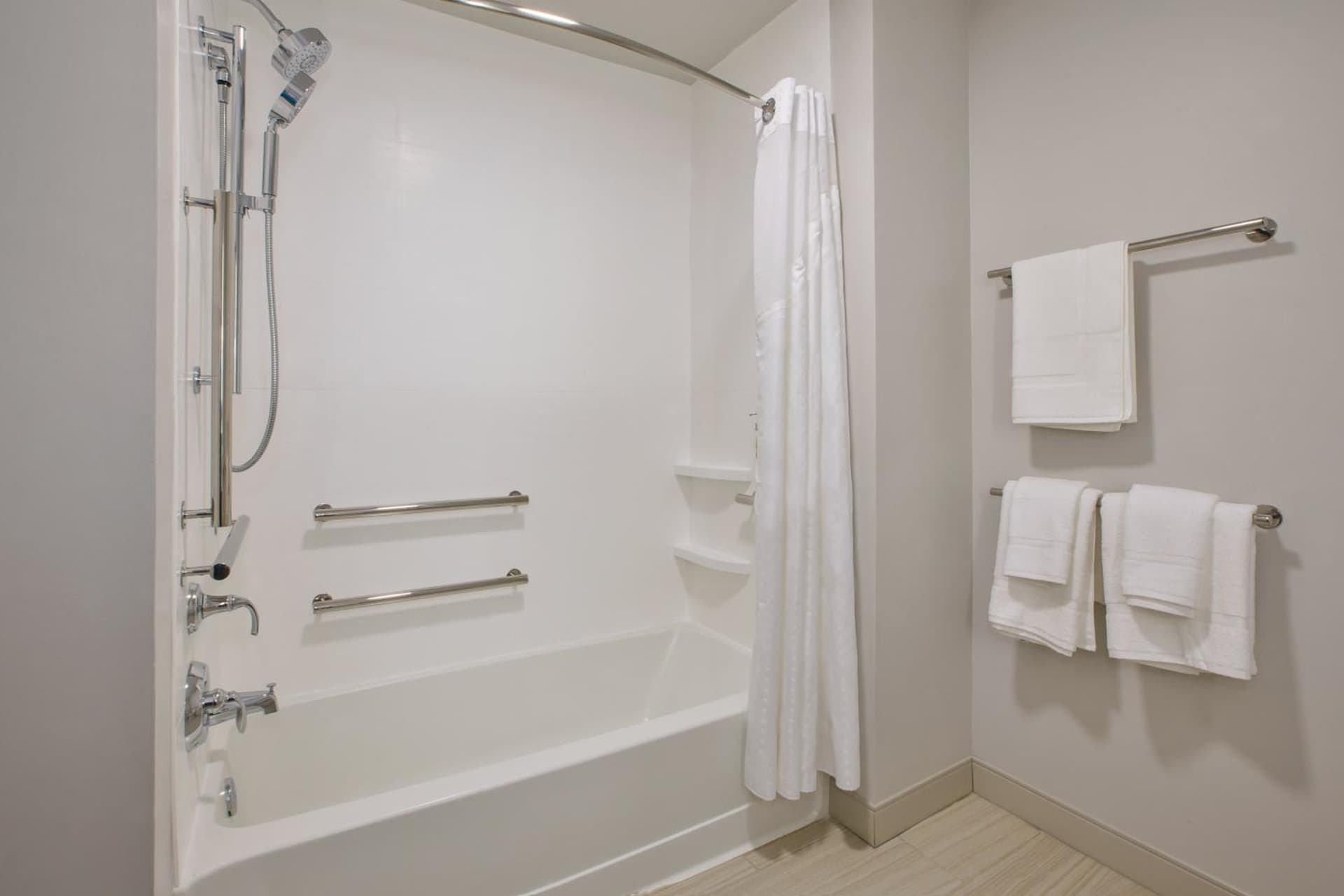 Holiday Inn Express & Suites Wooster by IHG gallery photo in Wooster, OH — image 27