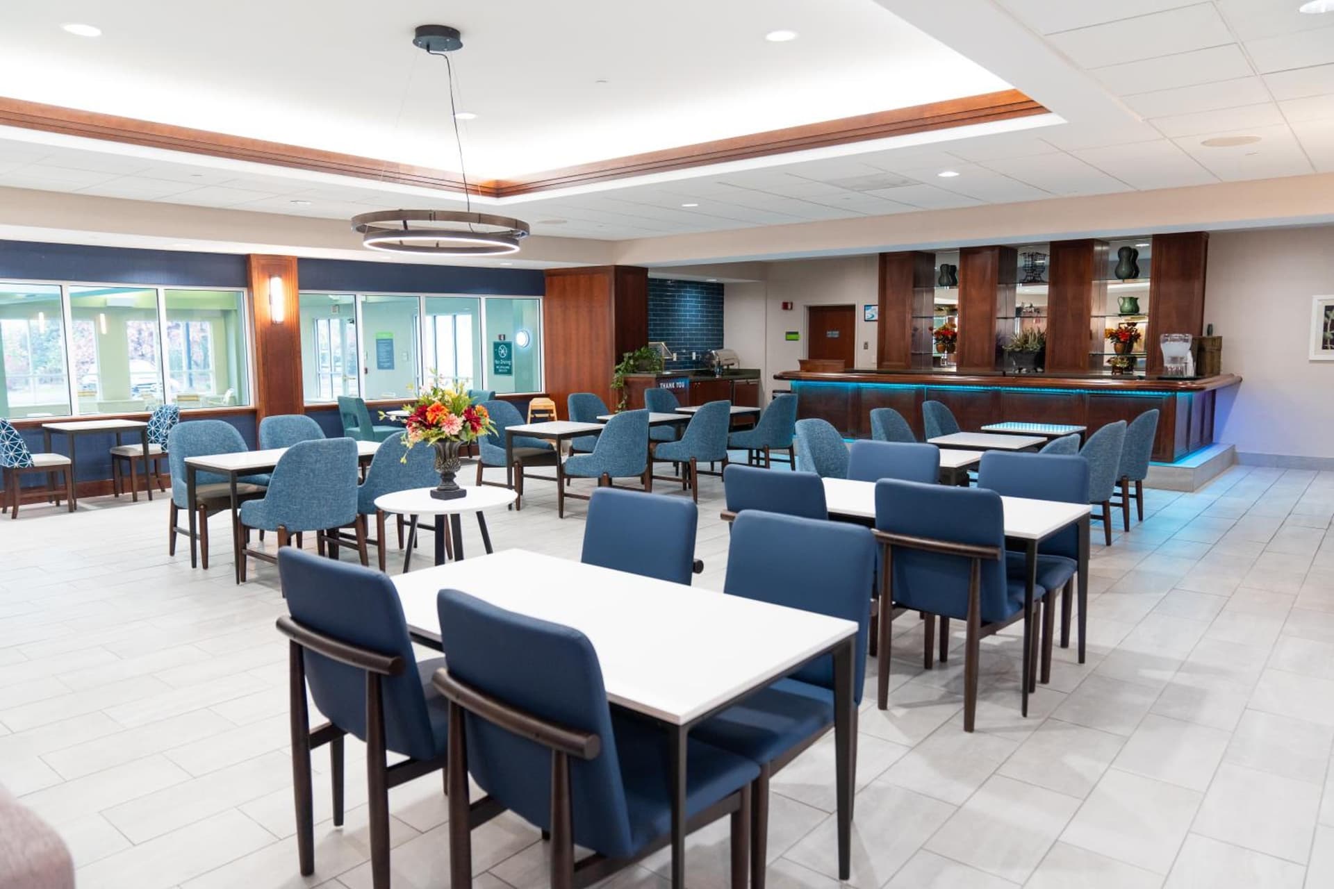 La Quinta by Wyndham Bannockburn-Deerfield interior in Bannockburn, IL — gallery photo 2