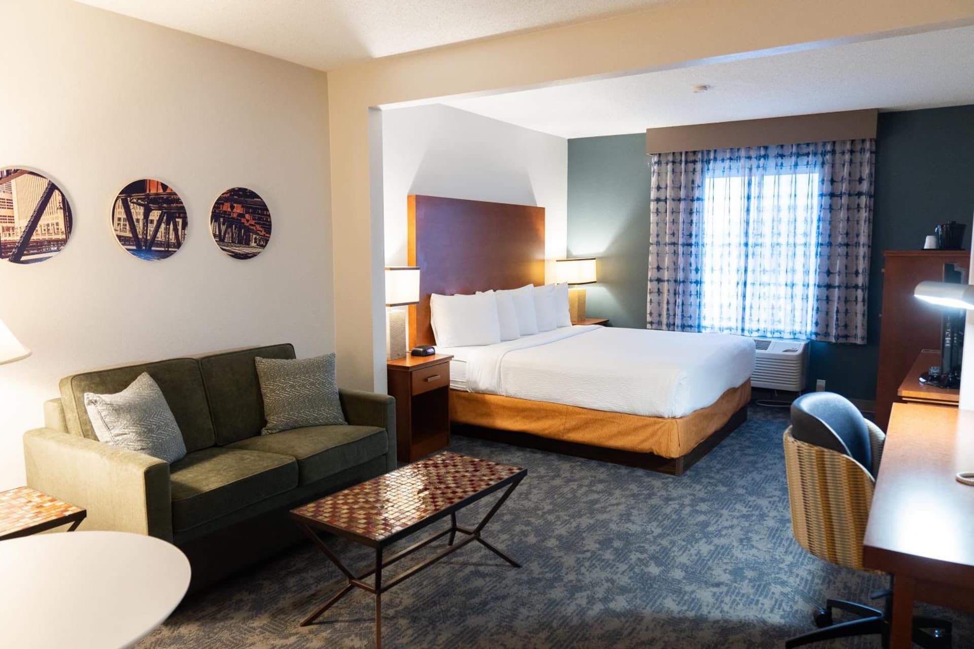 La Quinta by Wyndham Bannockburn-Deerfield gallery photo in Bannockburn, IL — image 35