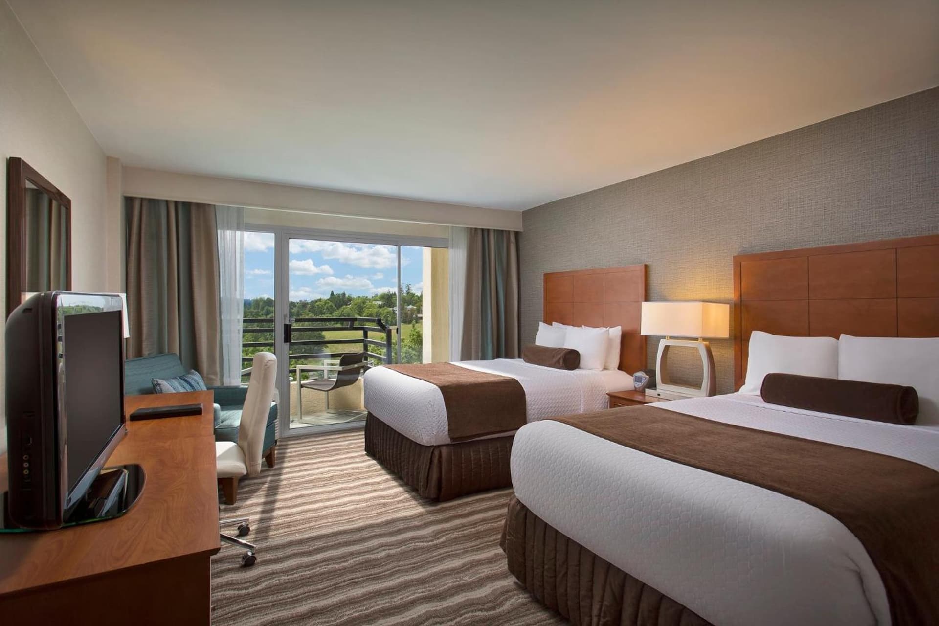 AC Hotel by Marriott Portland Lake Oswego gallery photo in Lake Oswego, OR — image 15
