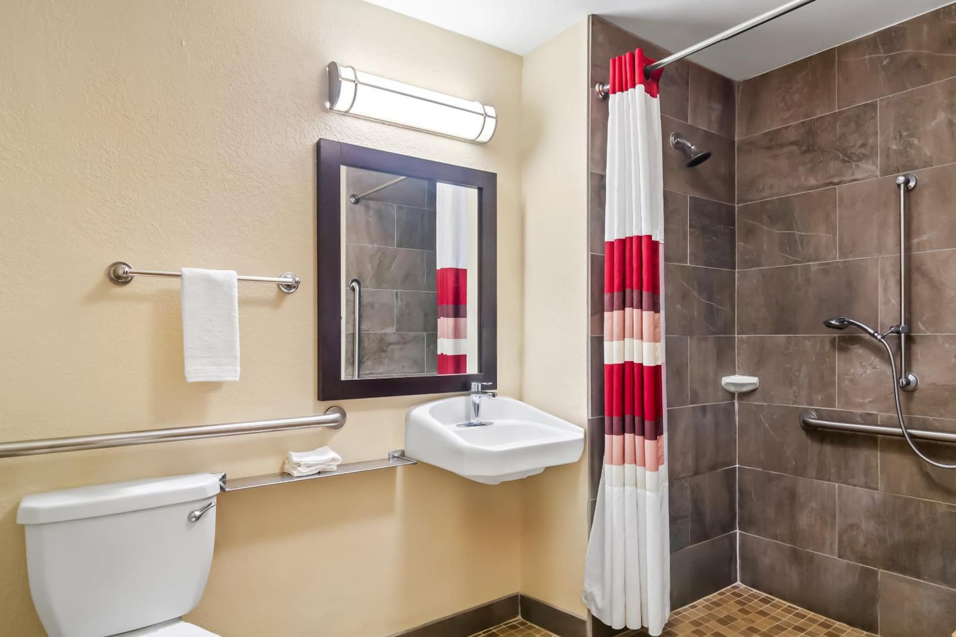 Red Roof Inn PLUS+ Jacksonville – Southpoint gallery photo in Jacksonville, FL — image 11