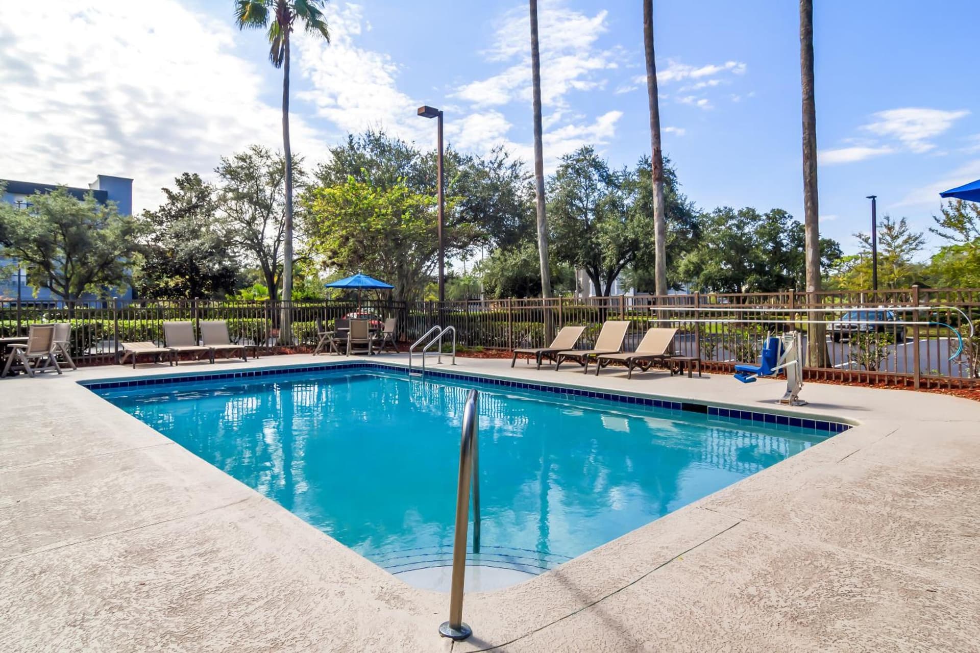 Red Roof Inn PLUS+ Jacksonville – Southpoint gallery photo in Jacksonville, FL — image 17