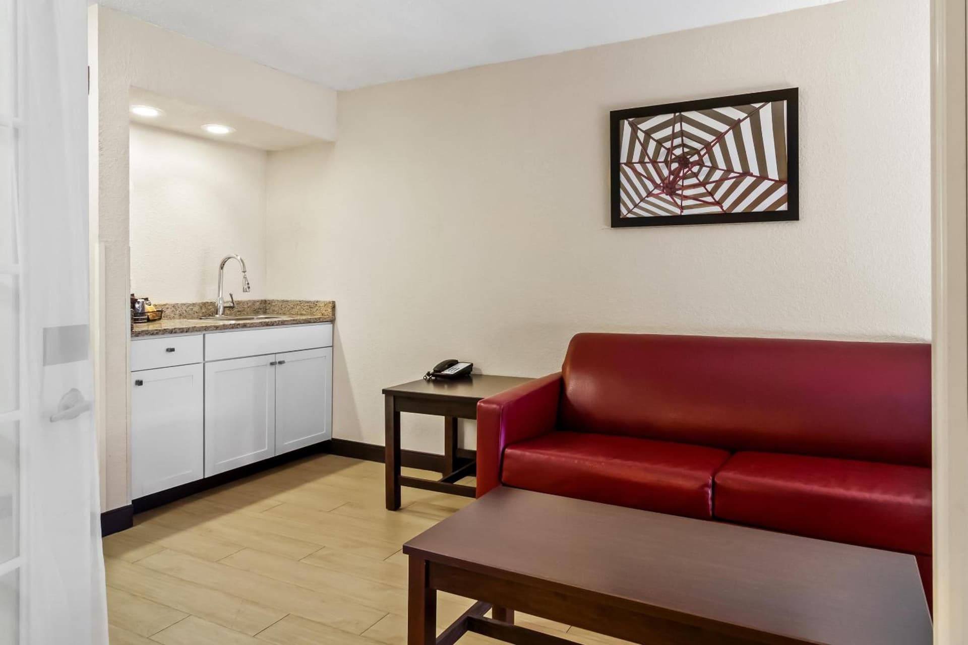 Red Roof Inn PLUS+ Jacksonville – Southpoint gallery photo in Jacksonville, FL — image 9
