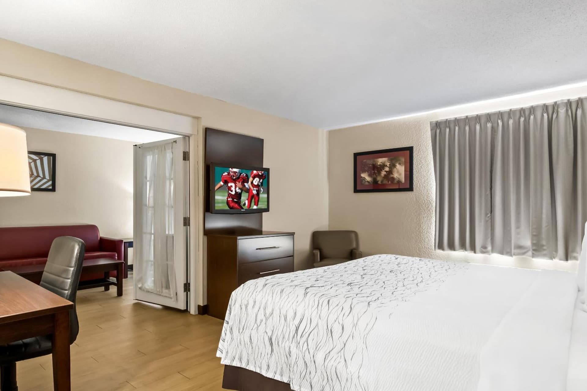 Red Roof Inn PLUS+ Jacksonville – Southpoint gallery photo in Jacksonville, FL — image 12