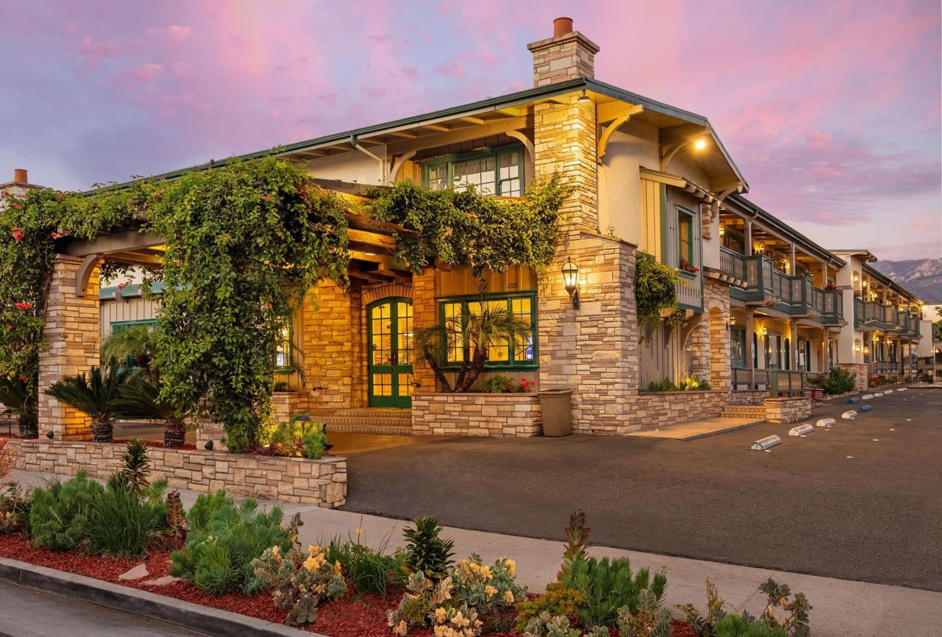 Best Western Plus Santa Barbara property views in Santa Barbara, CA — gallery photo 3