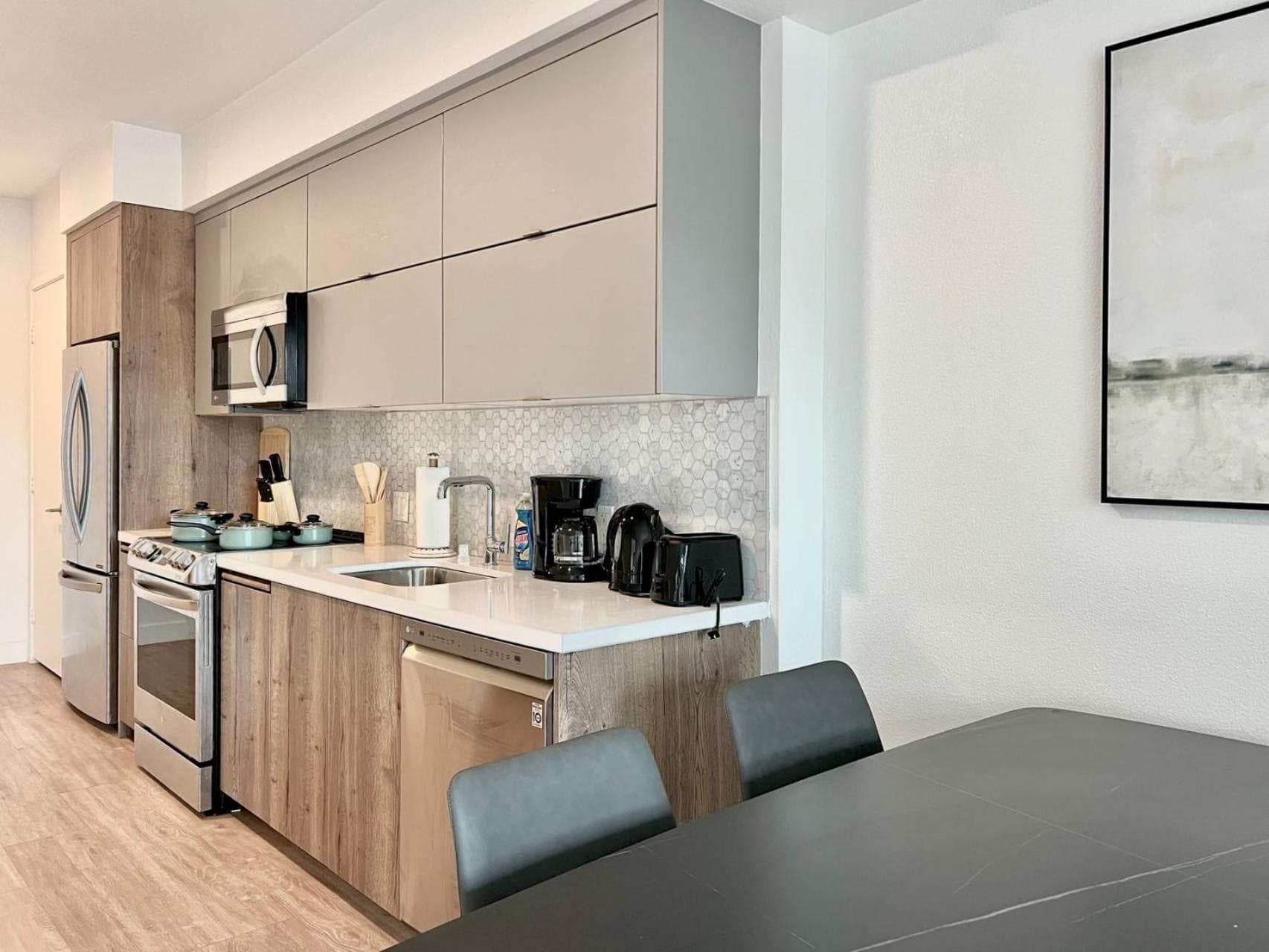 Charming LA Retreat - Conveniently Located Near Downtown! property views in Los Angeles, CA — gallery photo 3