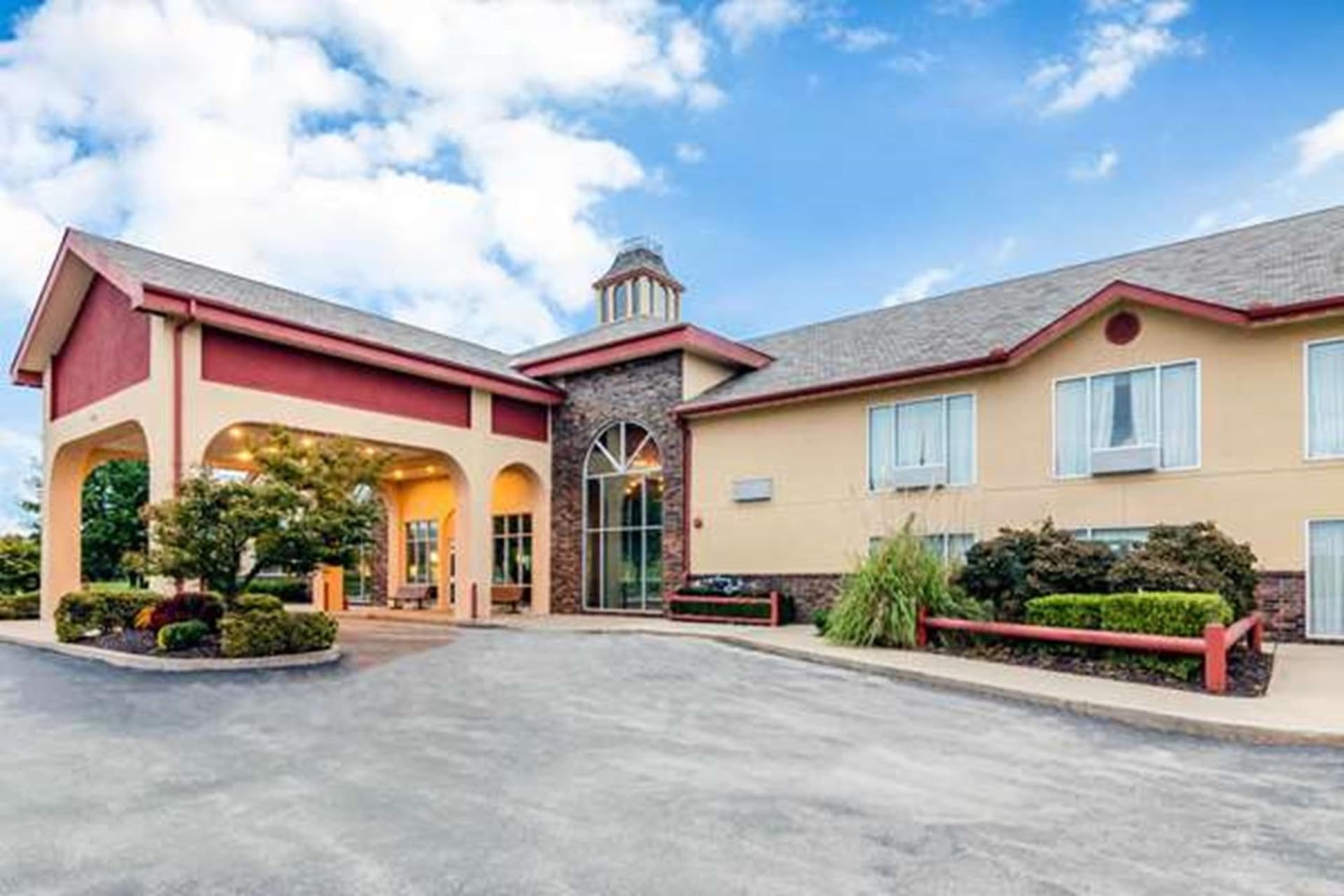 Precious Hotel — hotel in Carthage, Missouri