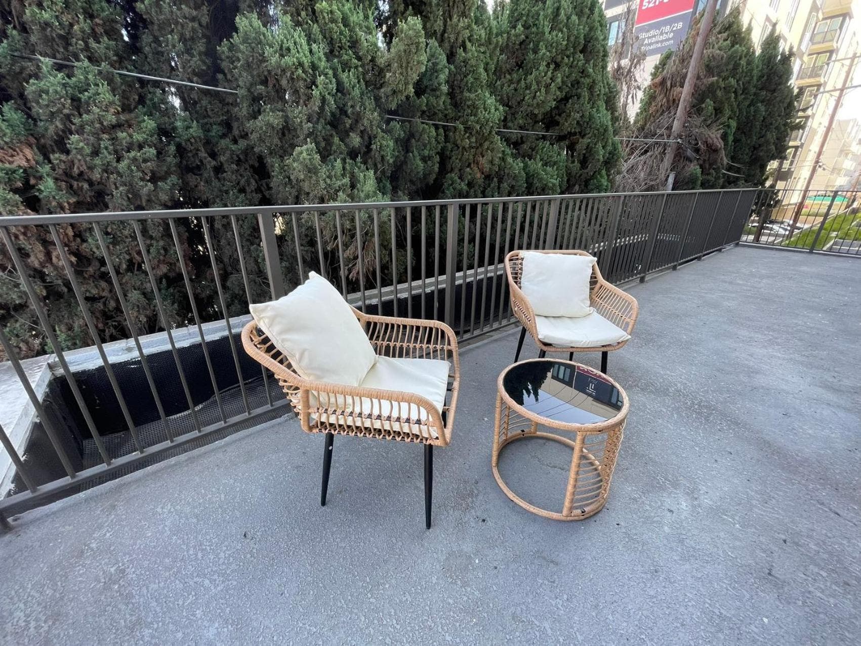 Modern Retreat in Koreatown - Perfect for Your LA Stay! featured exterior or lobby in Los Angeles, CA — similar hotel